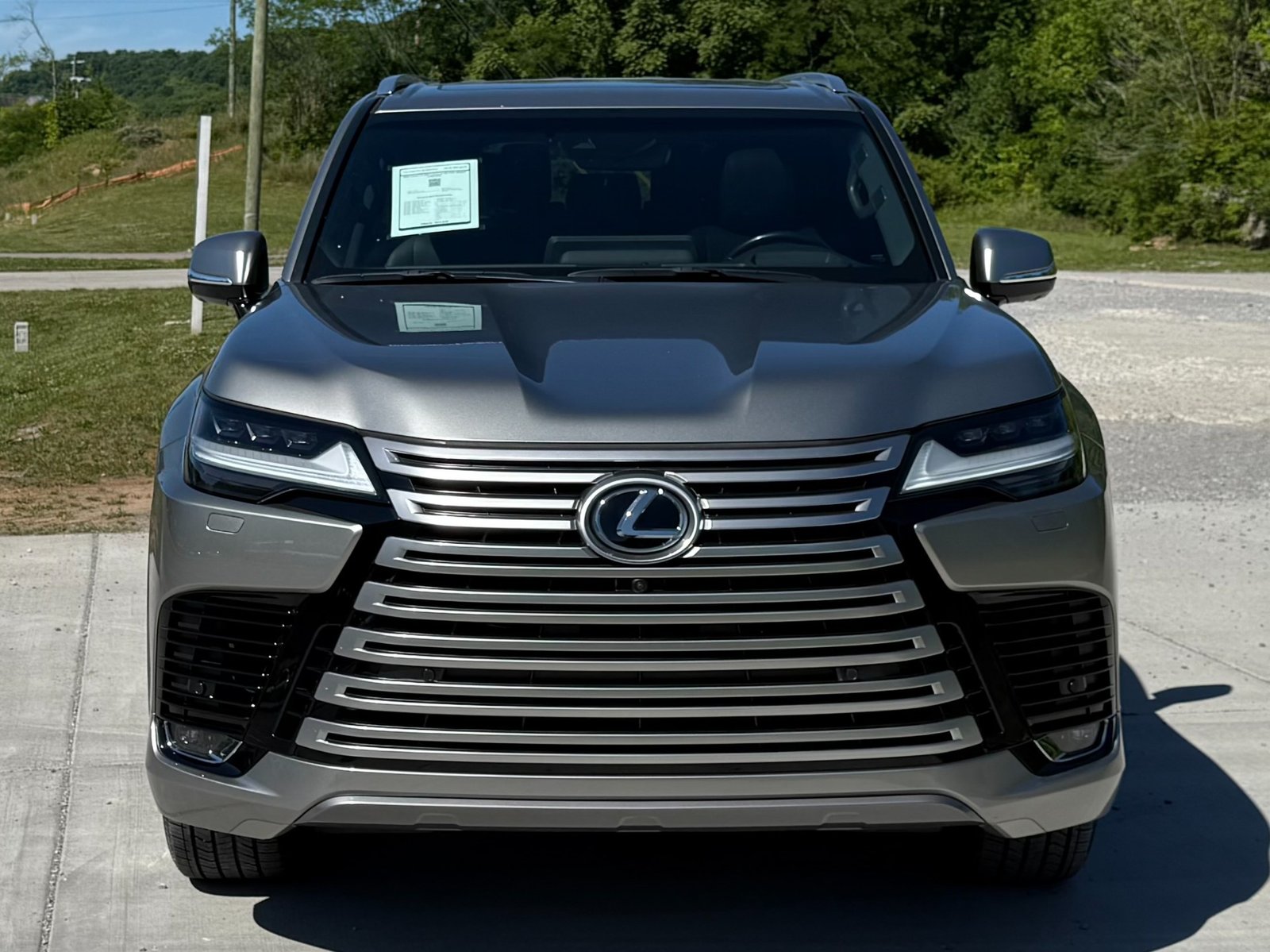 
								2023 Lexus LX 600 full									