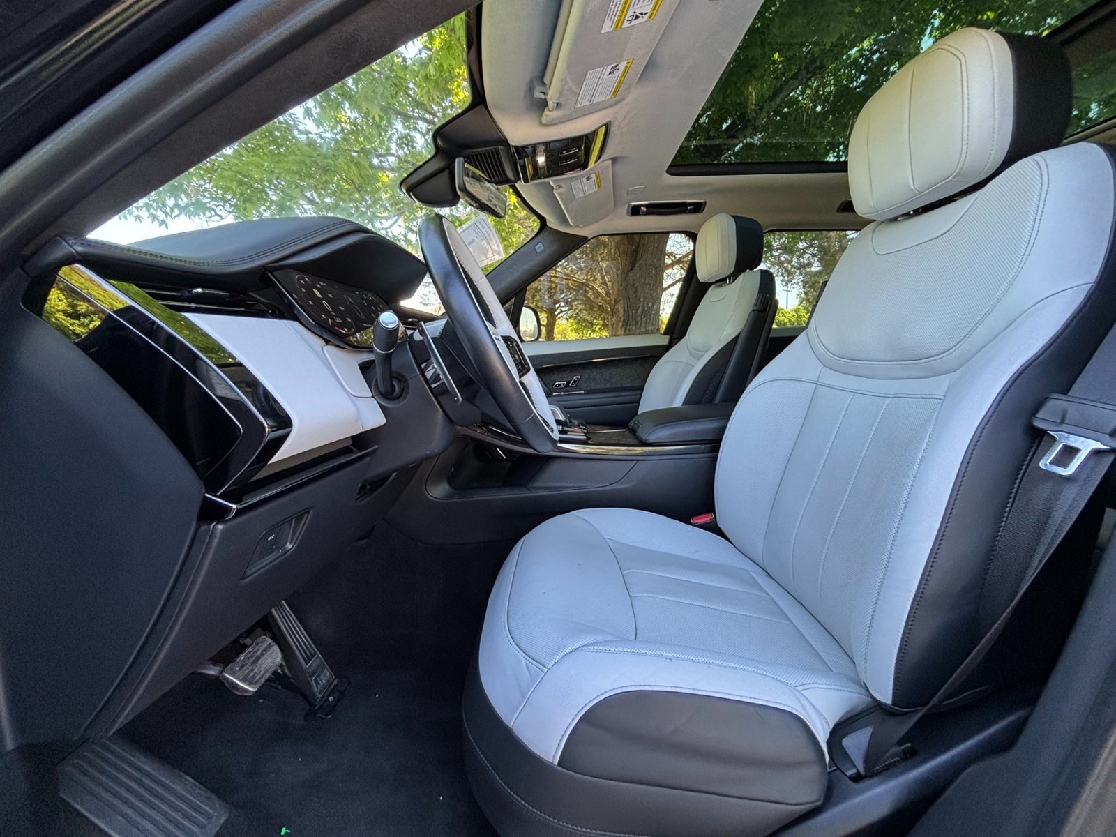 
								2023 Range Rover Sport P530 full									