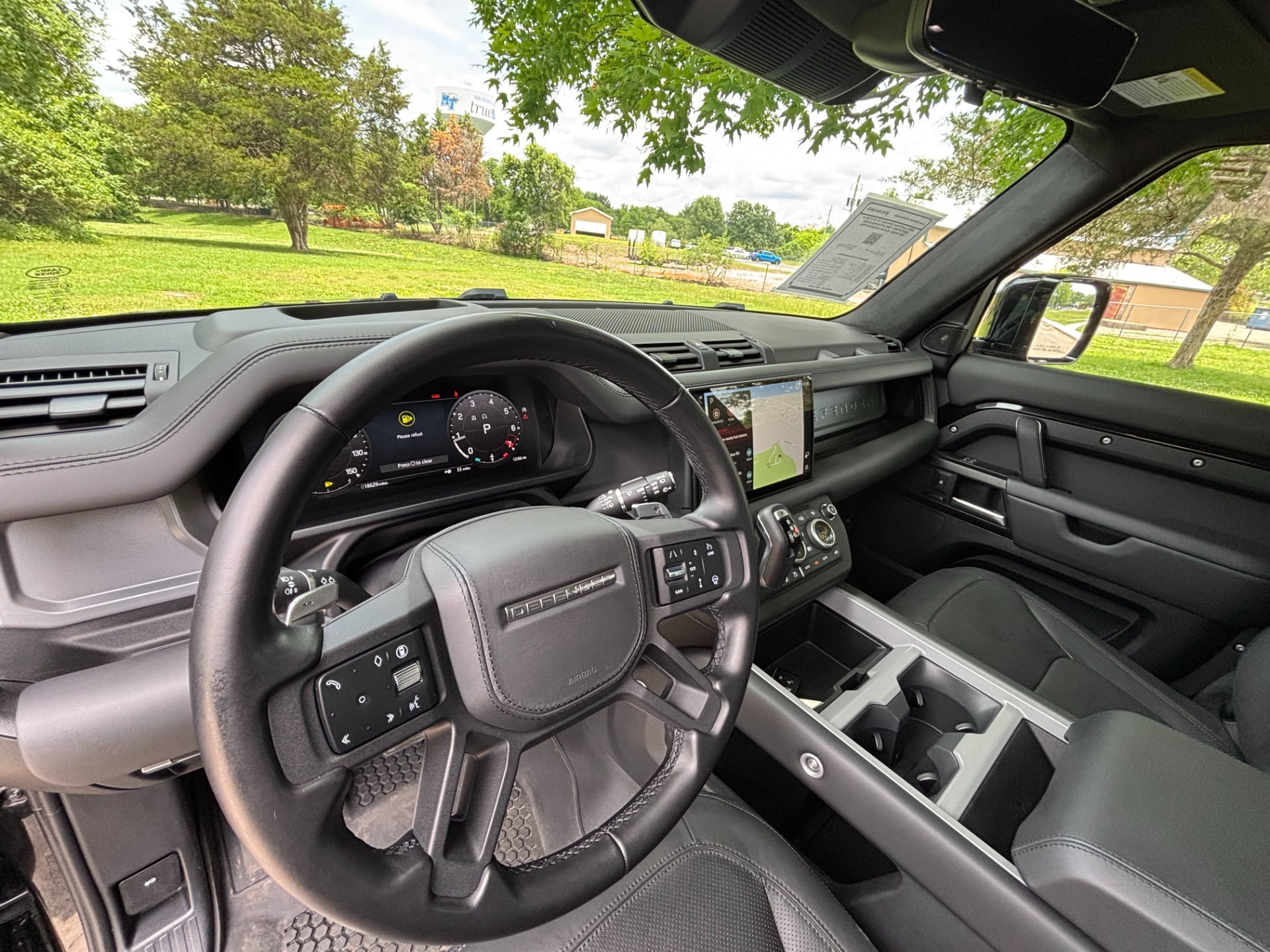 
								2025 Land Rover Defender full									