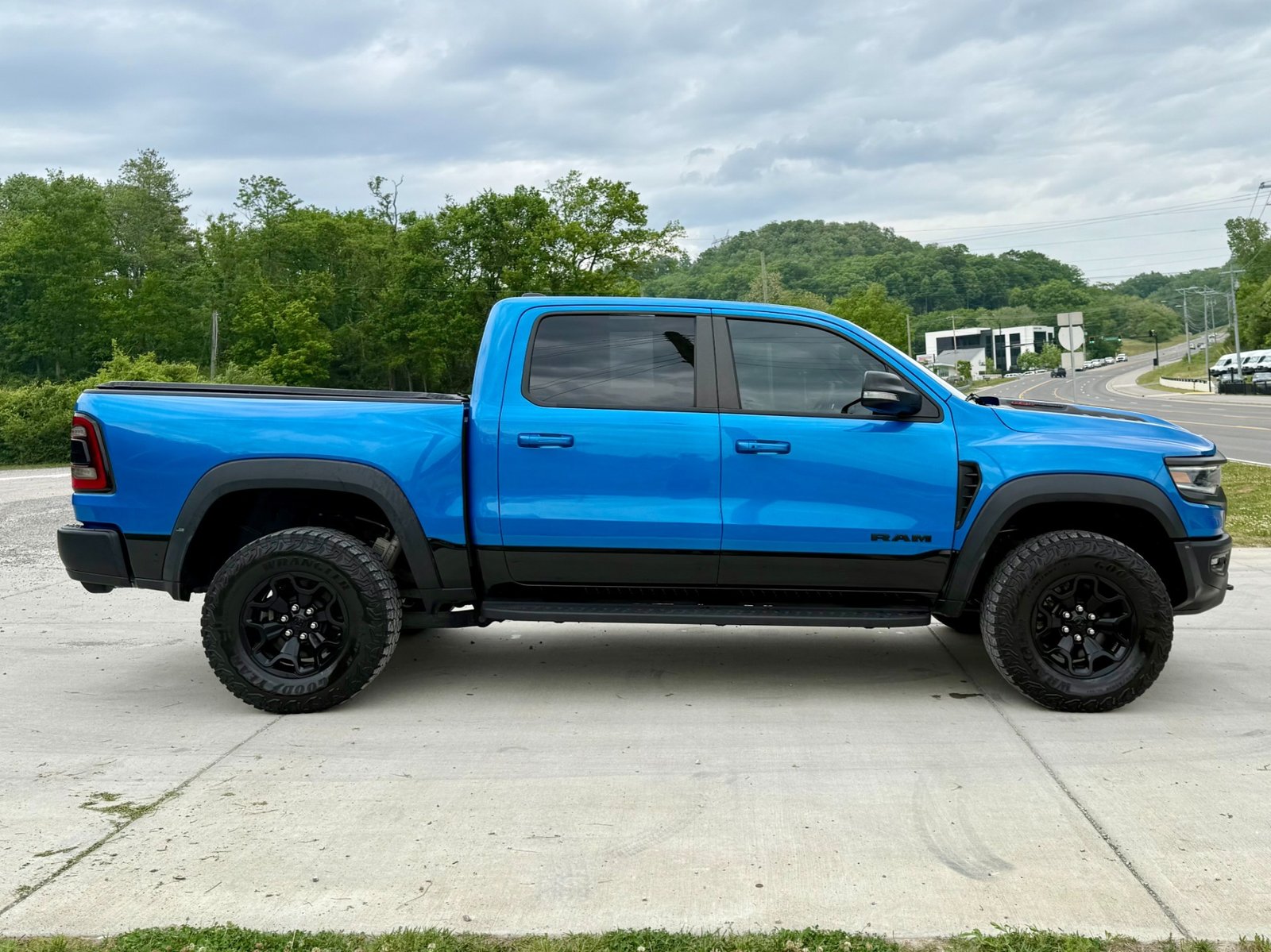 
								2022 Ram 1500 TRX full									