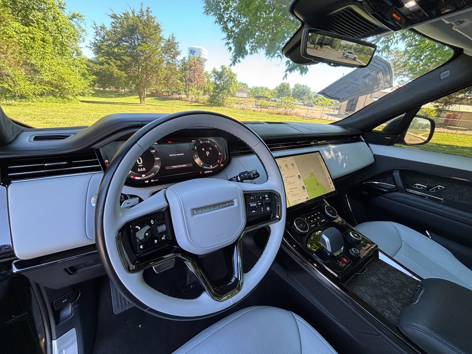 
								2023 Range Rover Sport P530 full									
