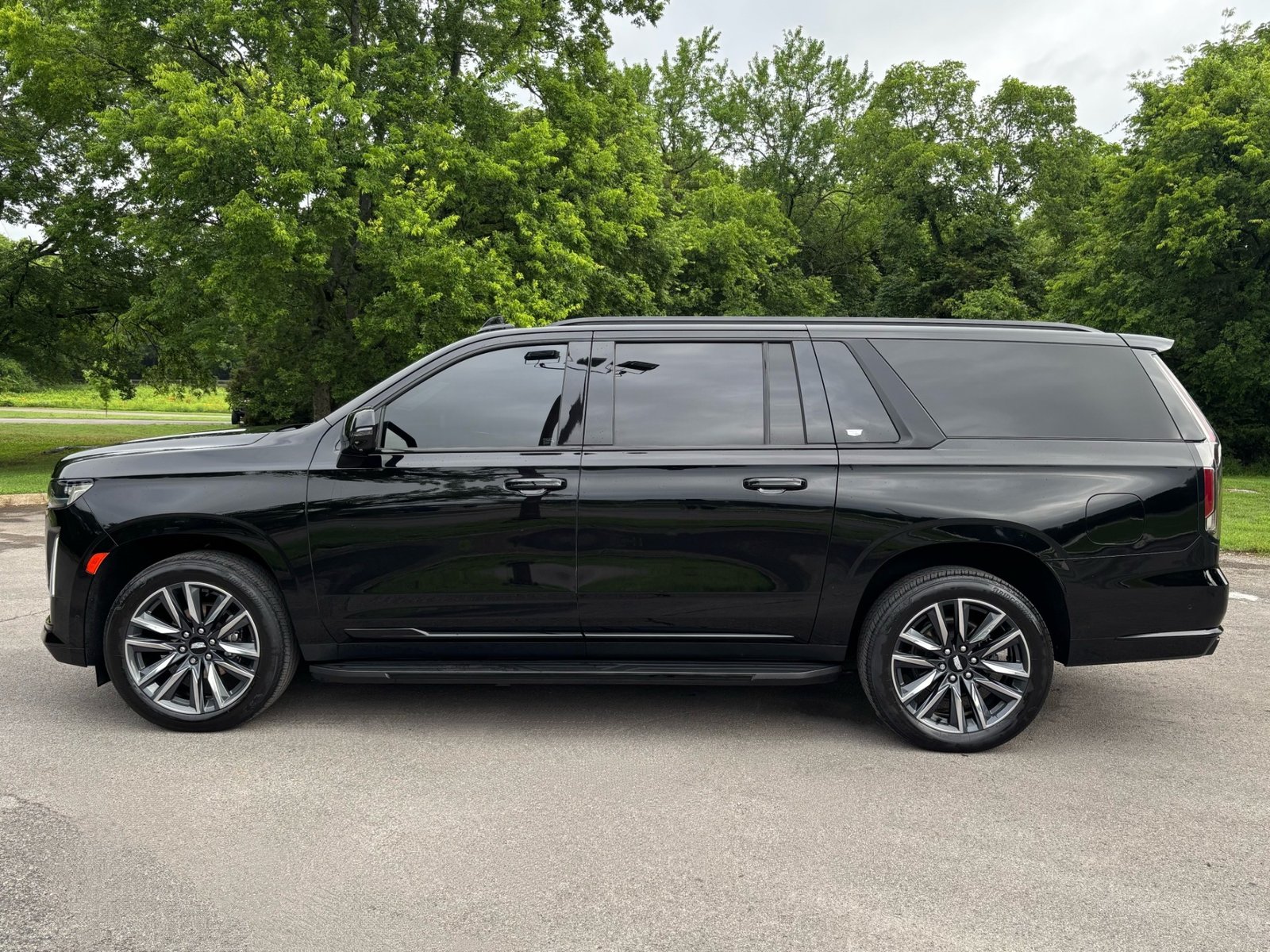 
								2022 Cadillac Escalade ESV full									