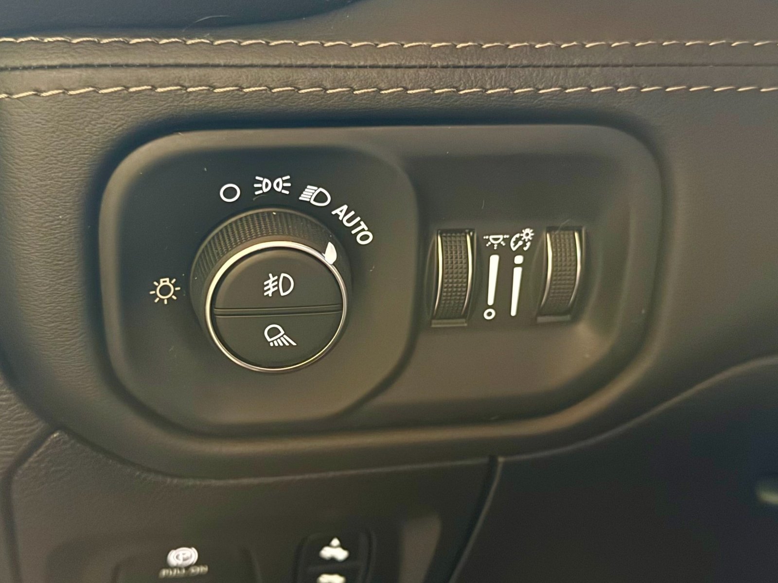 
								2022 Ram 1500 TRX full									