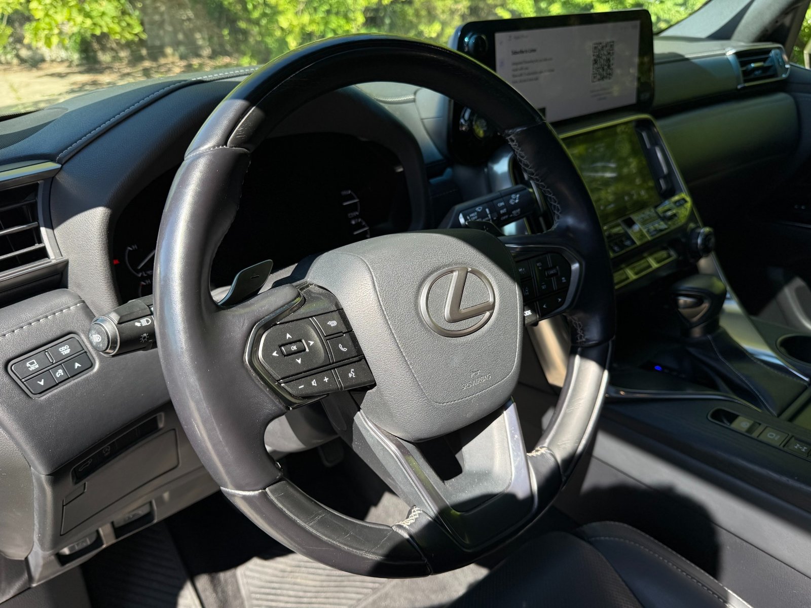 
								2023 Lexus LX 600 full									