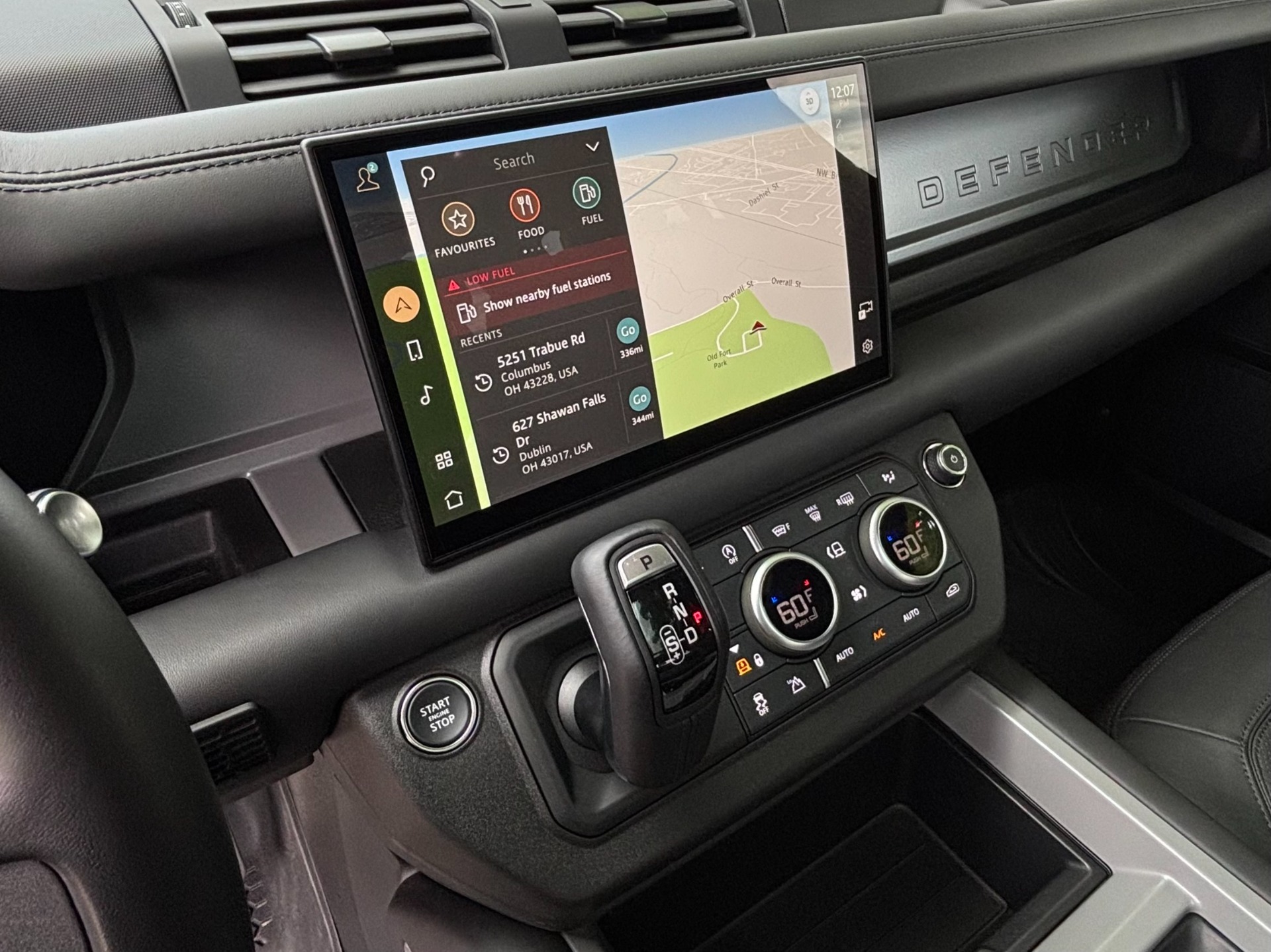 
								2025 Land Rover Defender full									