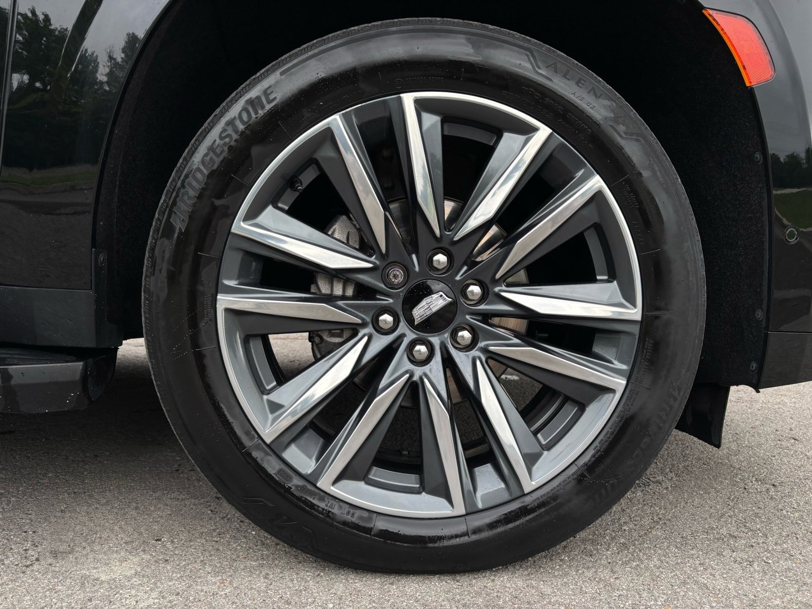 
								2022 Cadillac Escalade ESV full									