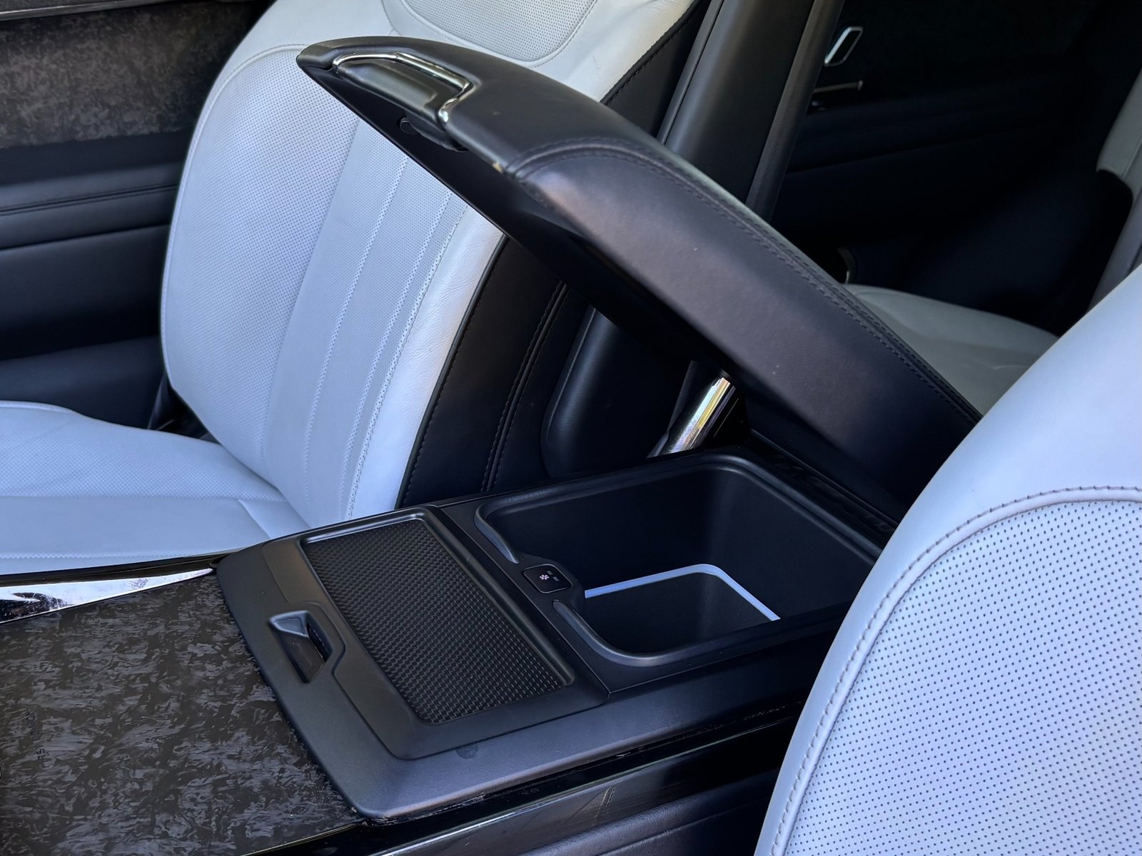 
								2023 Range Rover Sport P530 full									