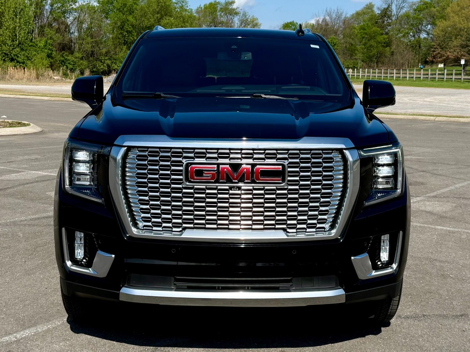 
								2022 GMC Yukon Denali full									