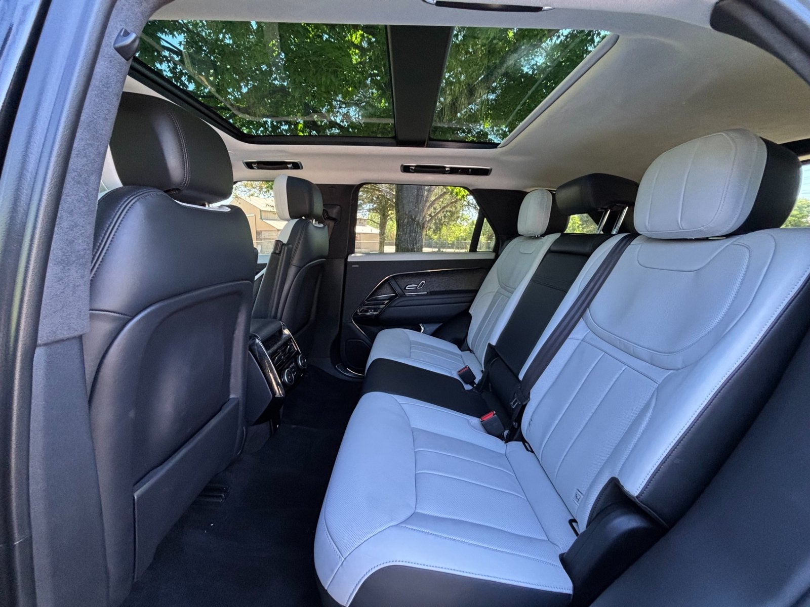 
								2023 Range Rover Sport P530 full									