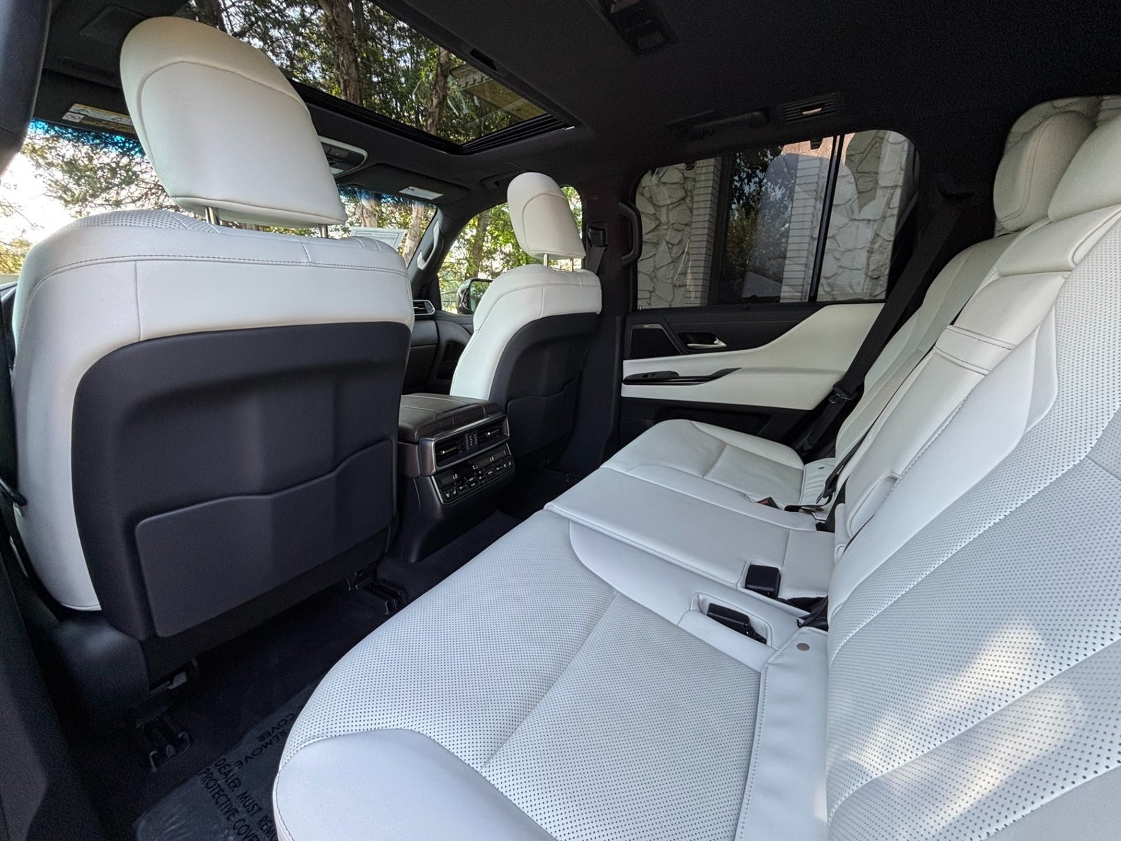 
								2022 Lexus LX 600 full									