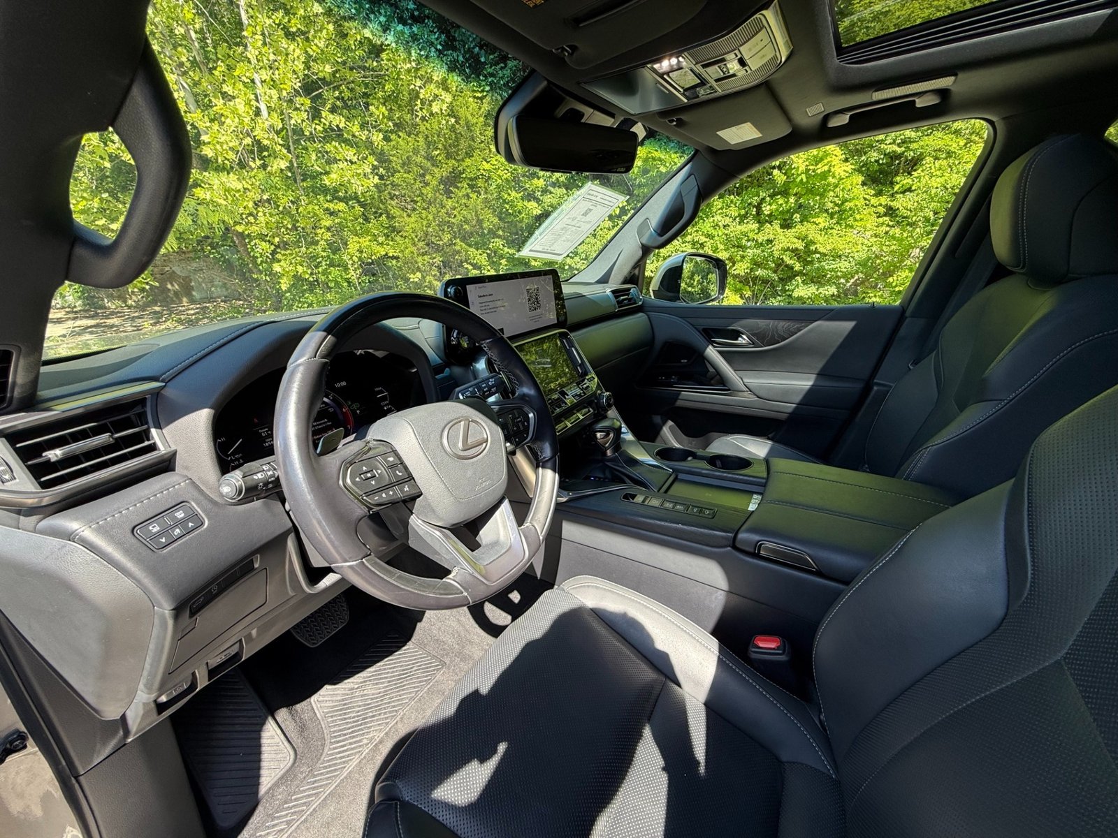 
								2023 Lexus LX 600 full									