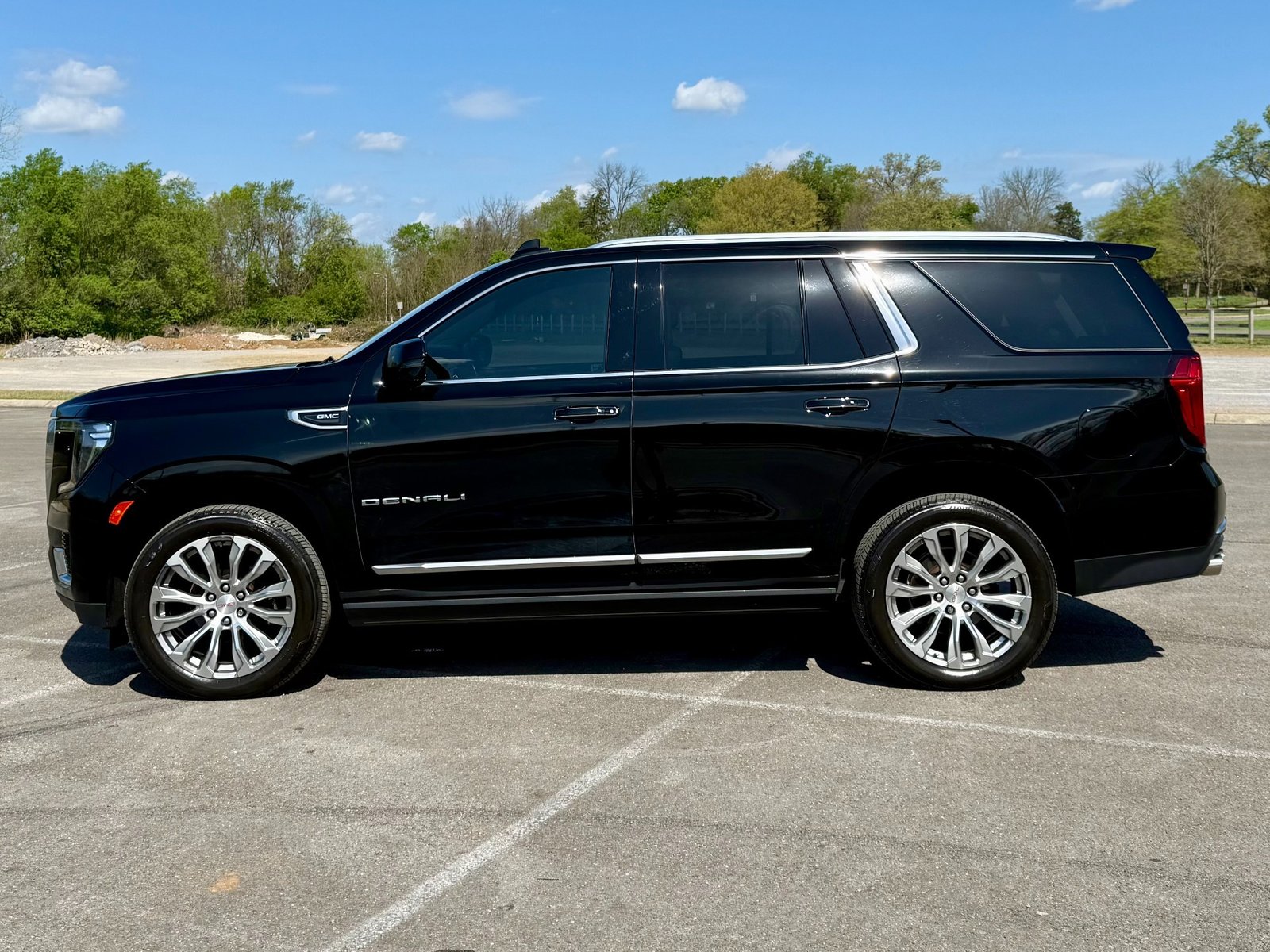 
								2022 GMC Yukon Denali full									