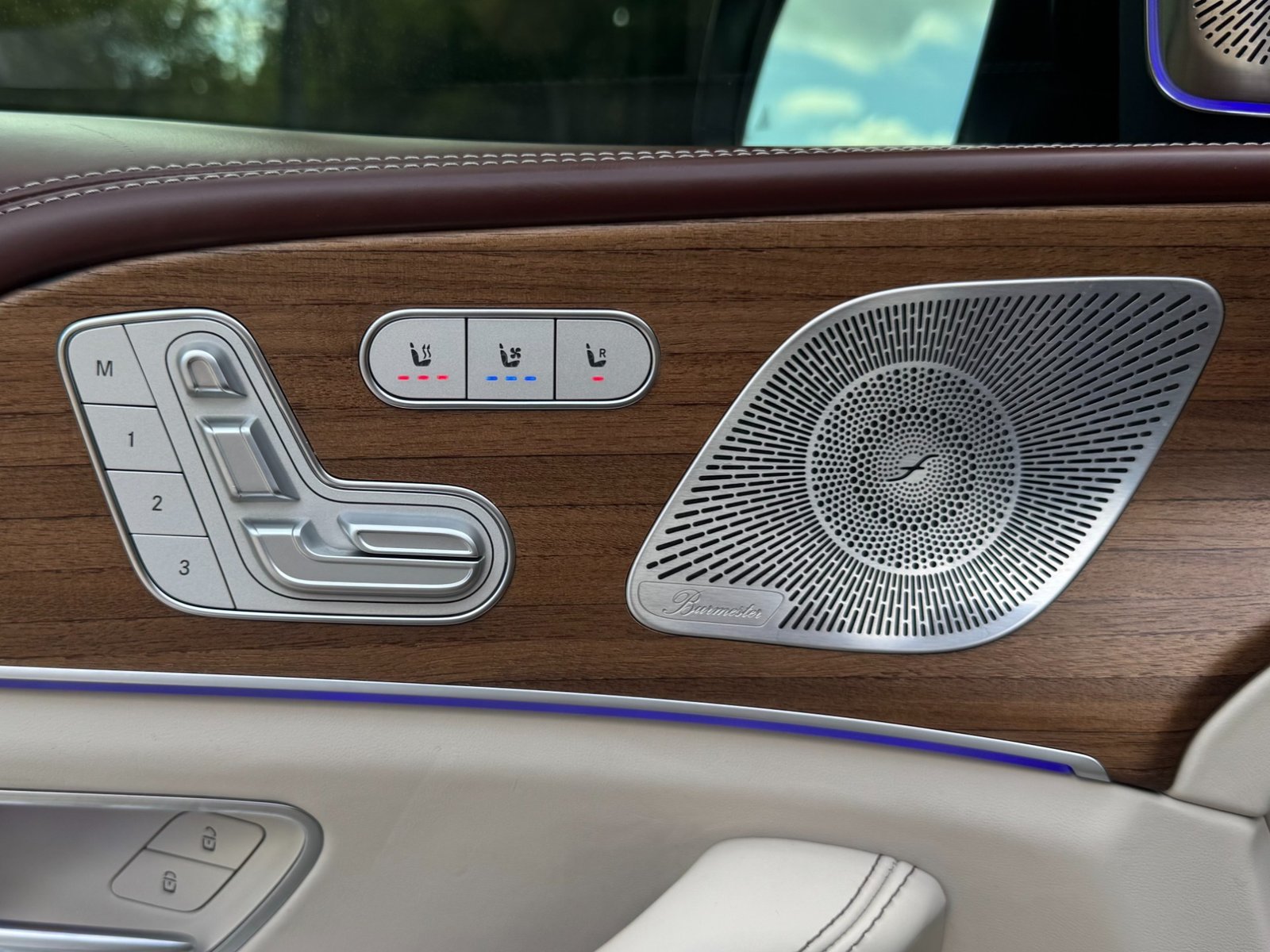 
								2023 Mercedes-Benz GLS 600 Maybach 4MATIC full									