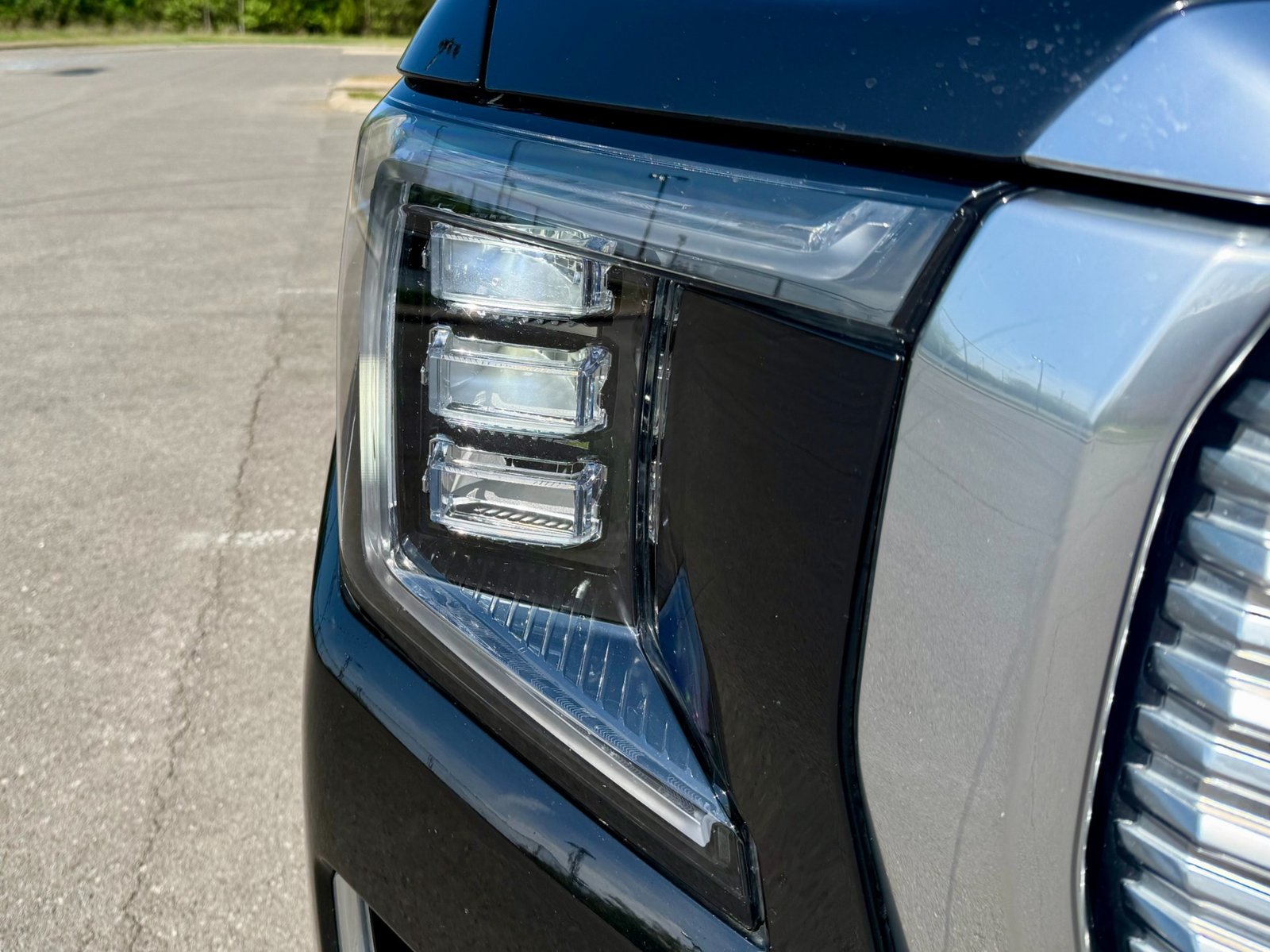 
								2022 GMC Yukon Denali full									
