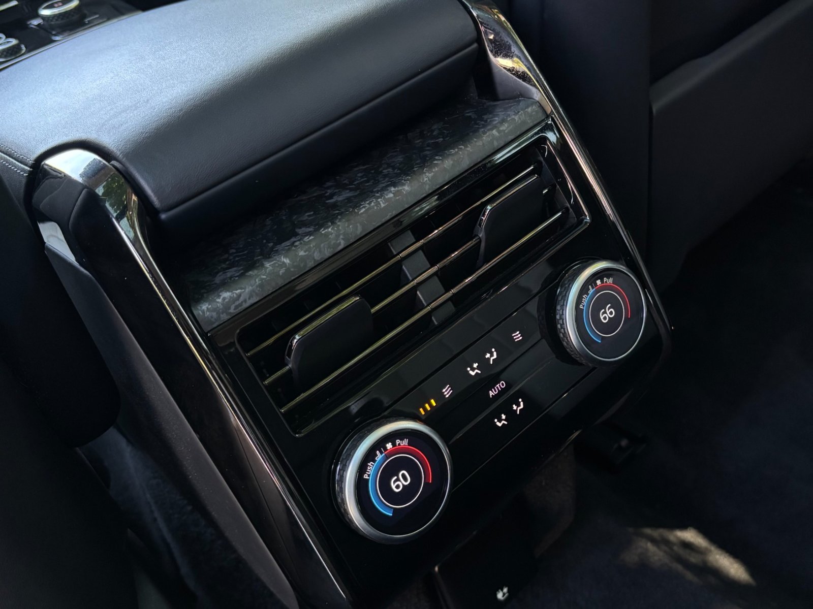 
								2023 Range Rover Sport P530 full									