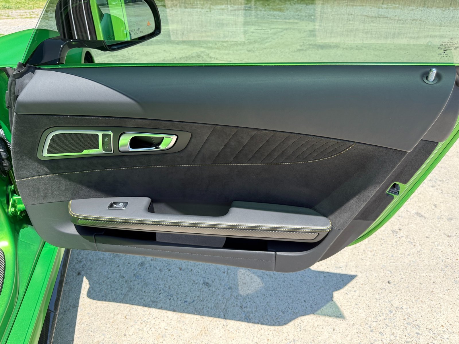 
								2018 Mercedes-Benz AMG GT R full									