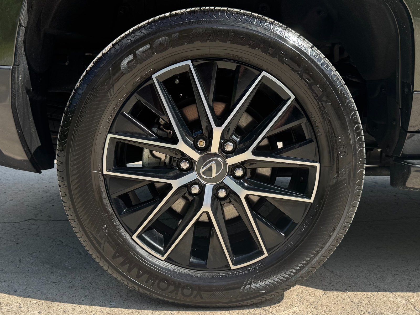 
								2024 Lexus GX 550 full									