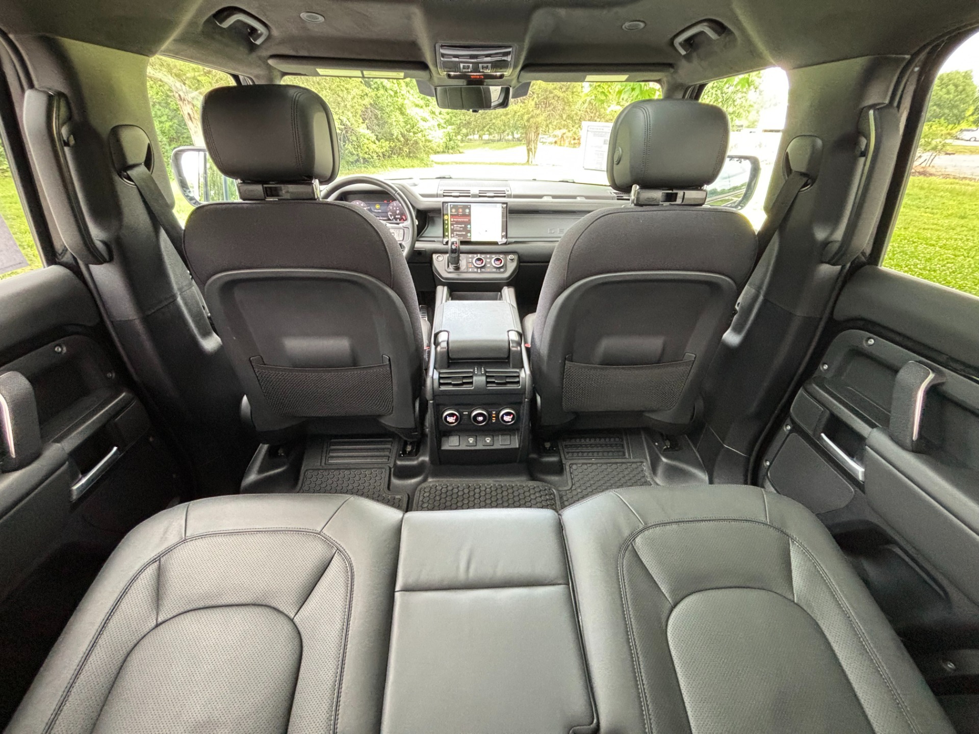 
								2025 Land Rover Defender full									