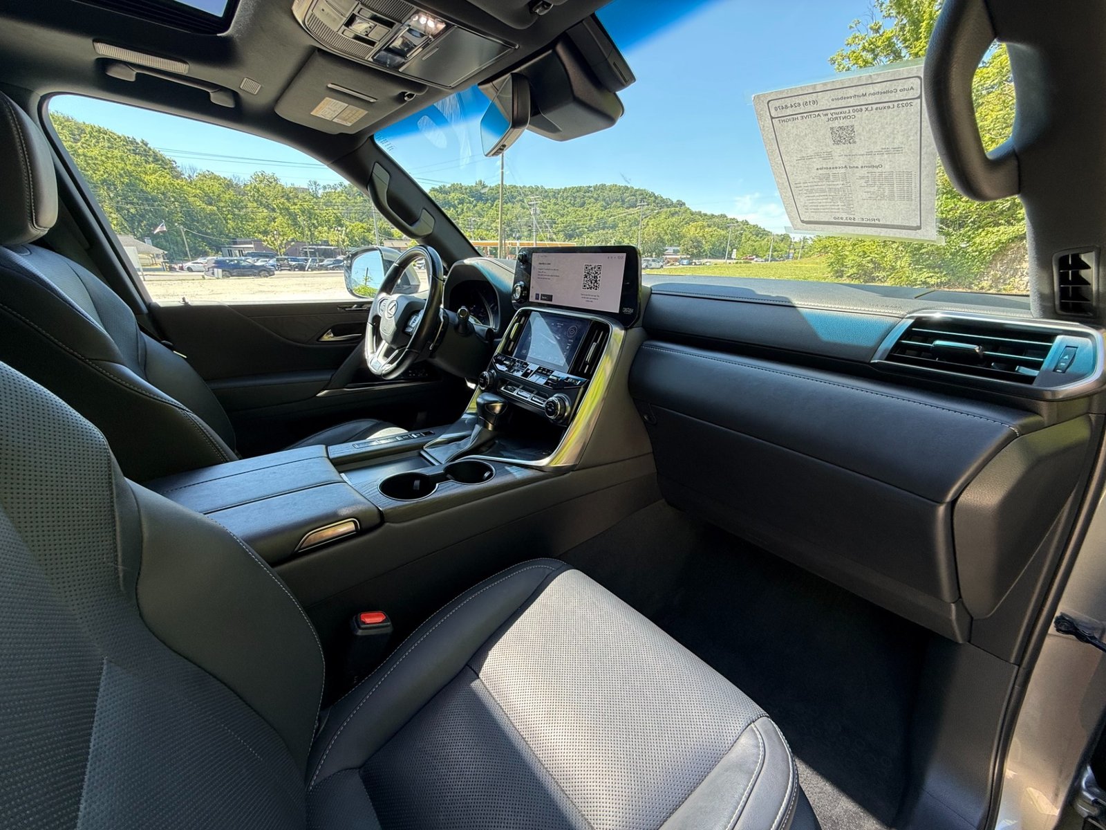 
								2023 Lexus LX 600 full									