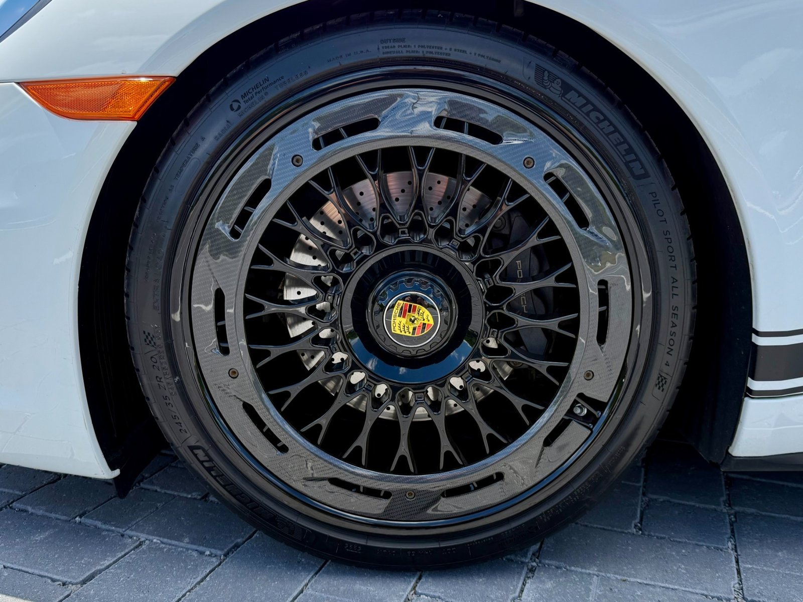 
								2014 Porsche 911 Carrera full									
