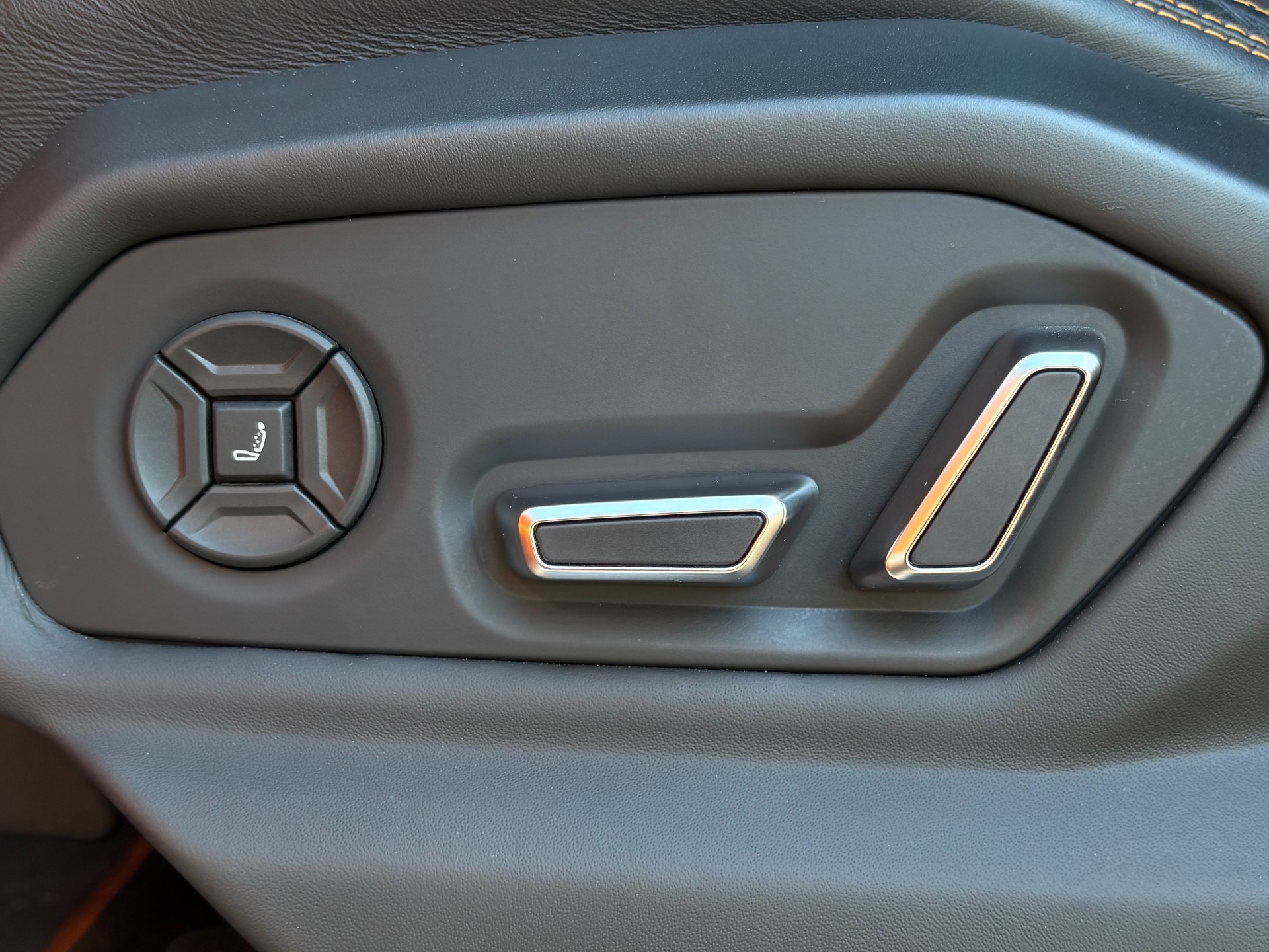 
								2021 Lamborghini Urus full									