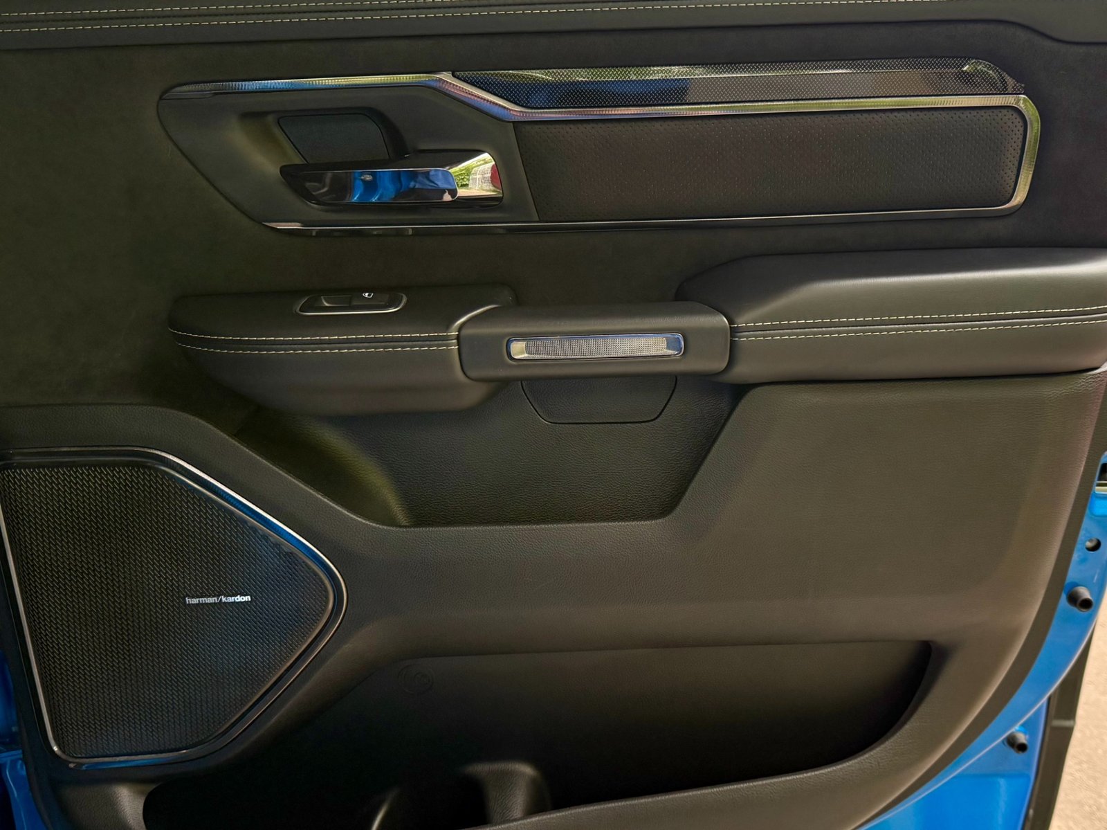 
								2022 Ram 1500 TRX full									