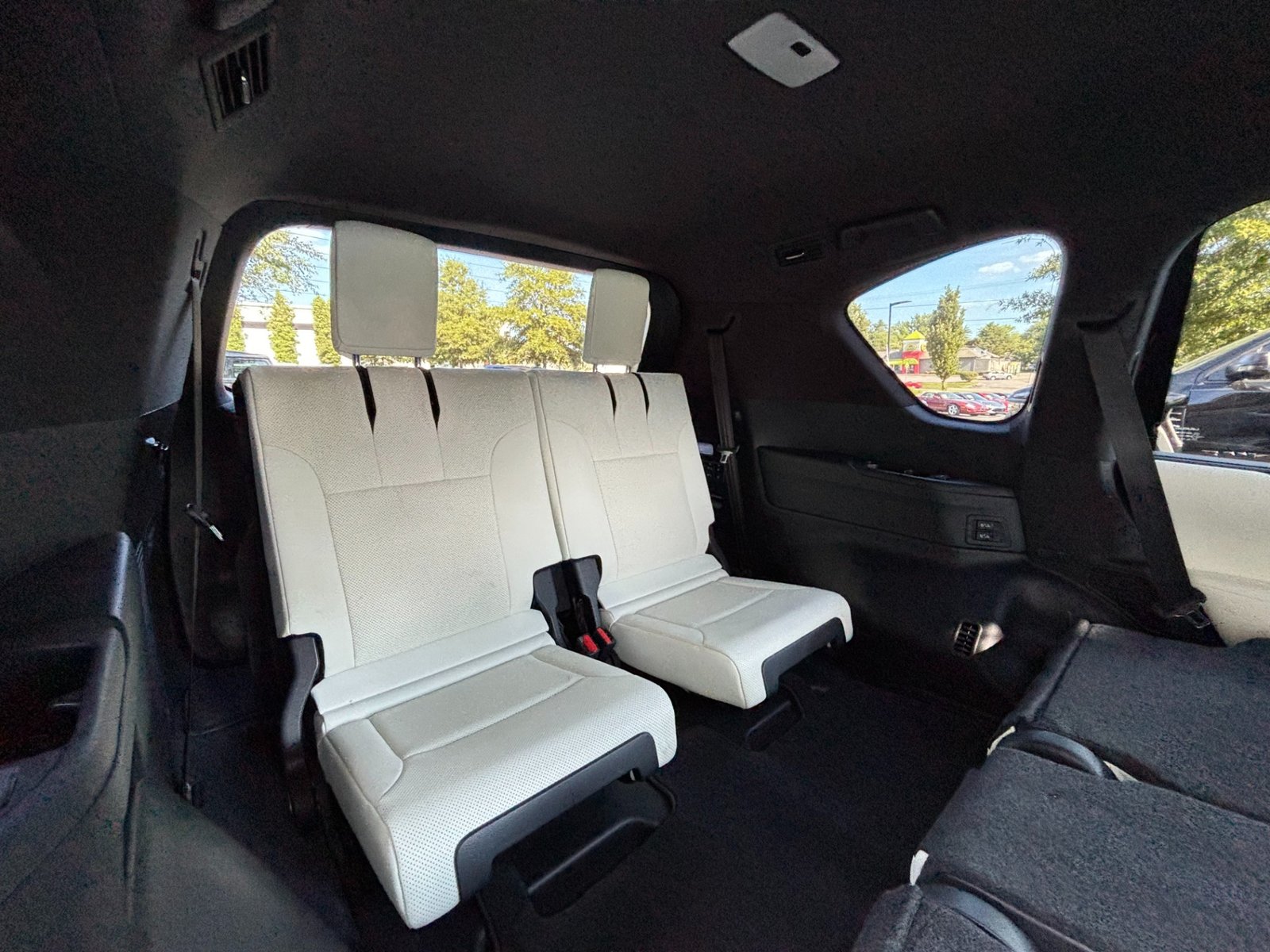 
								2022 Lexus LX 600 full									