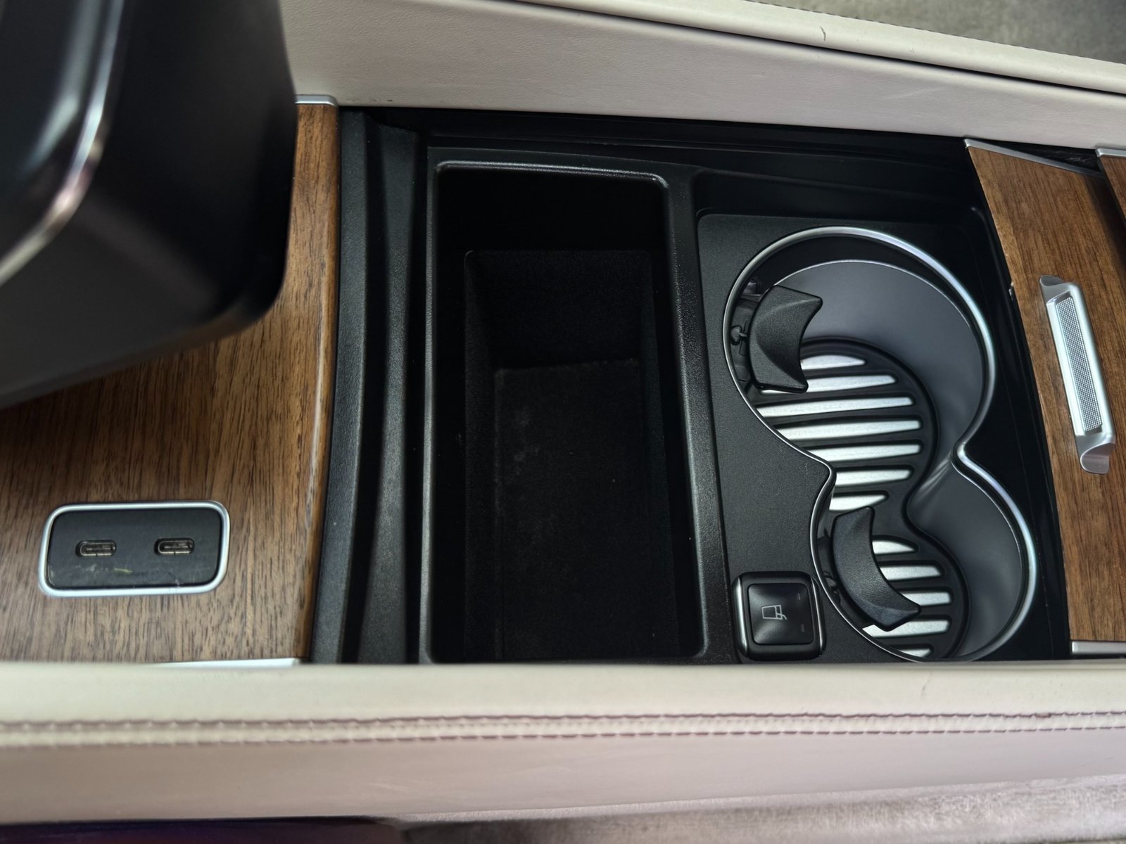 
								2023 Mercedes-Benz GLS 600 Maybach 4MATIC full									