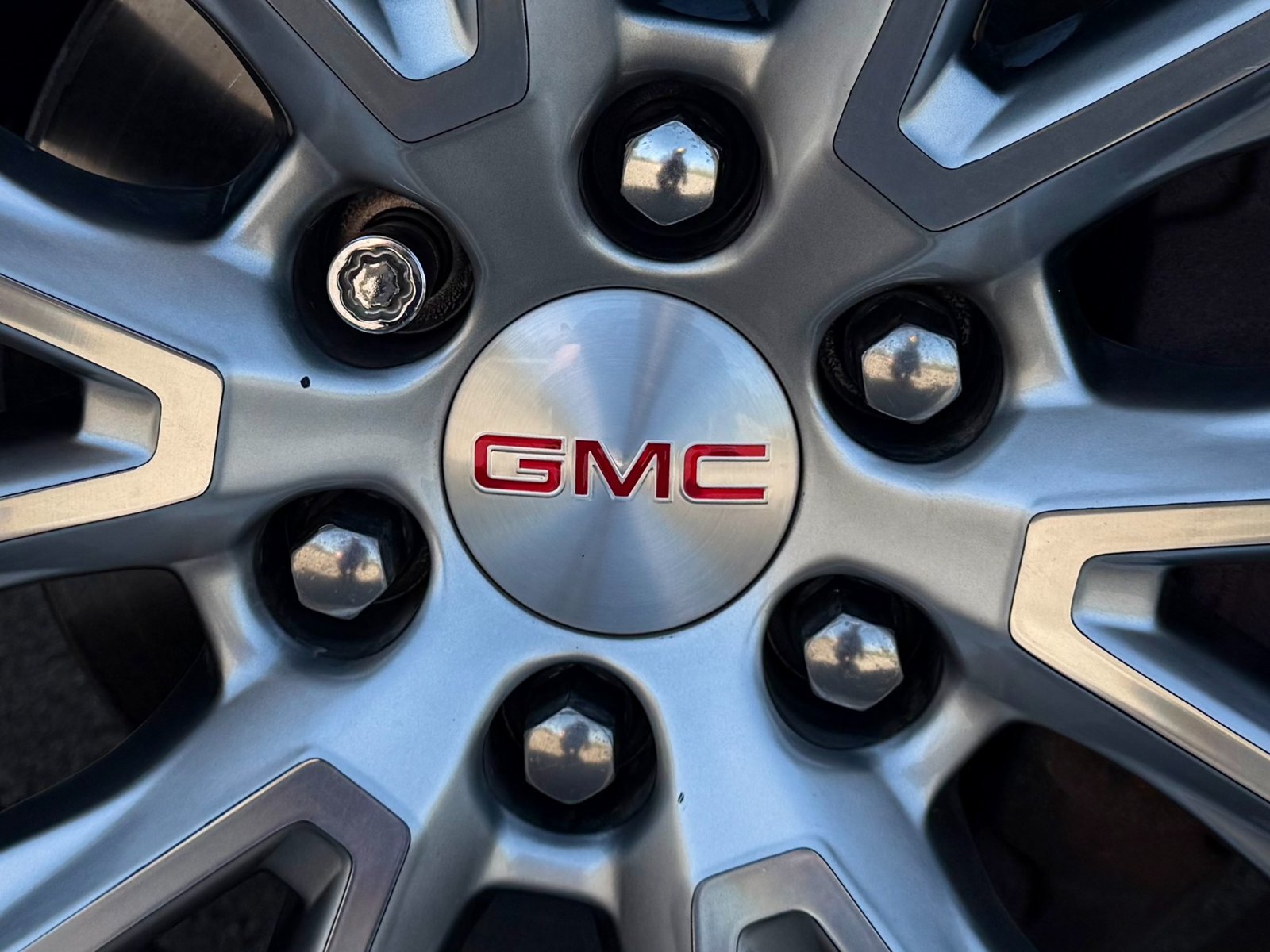 
								2022 GMC Yukon Denali full									