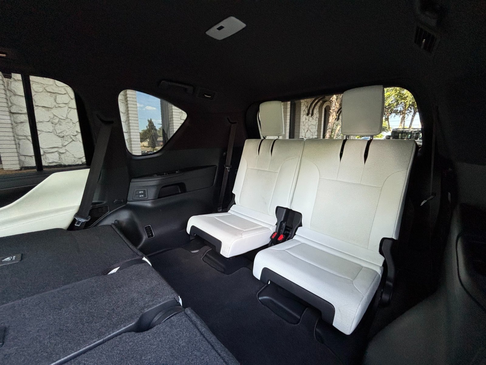 
								2022 Lexus LX 600 full									