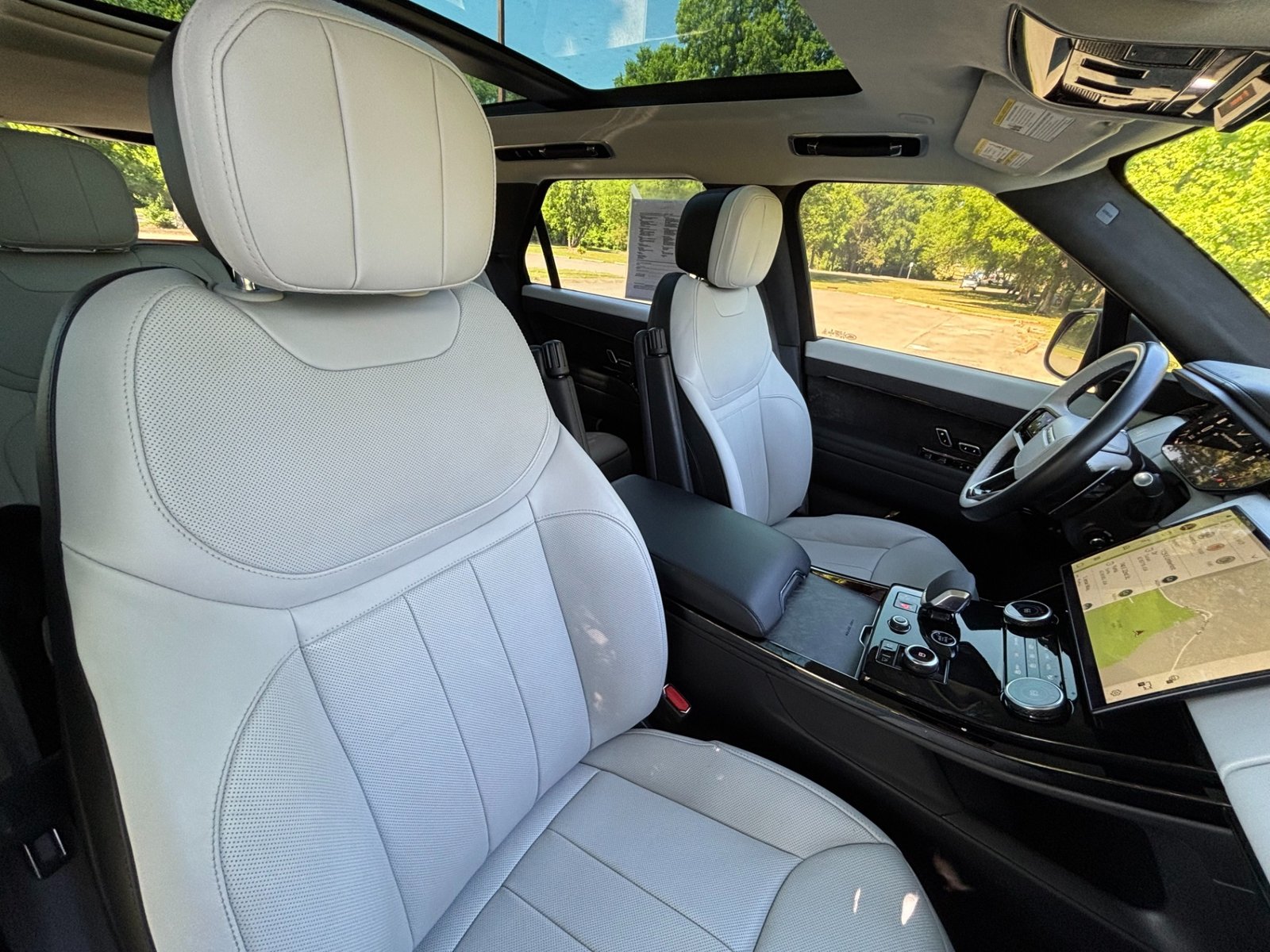 
								2023 Range Rover Sport P530 full									