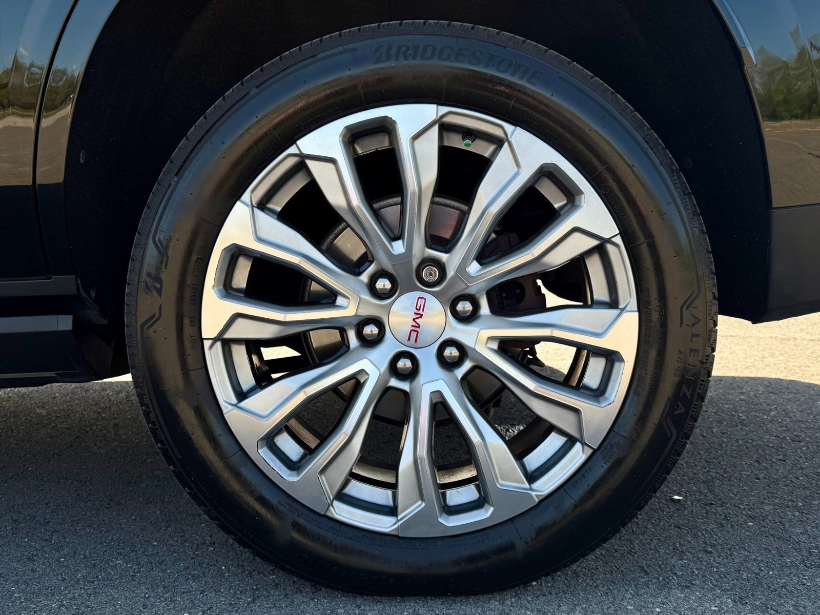 
								2022 GMC Yukon Denali full									