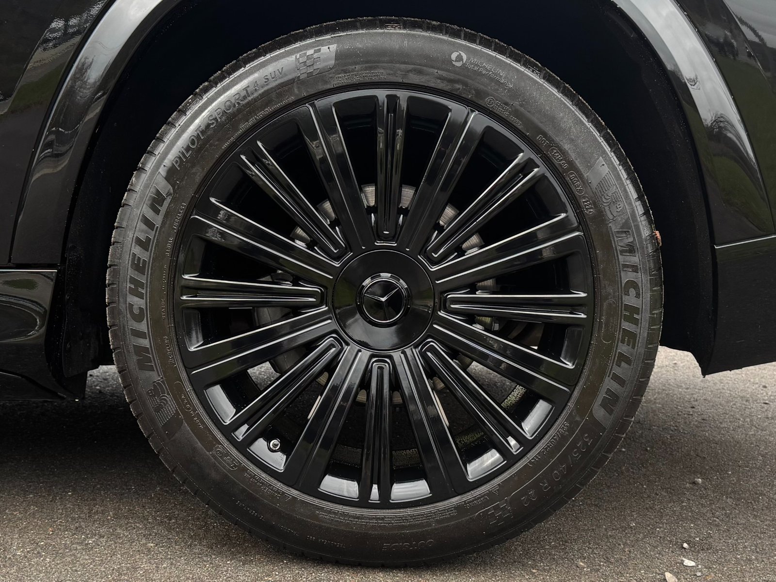 
								2023 Mercedes-Benz GLS 600 Maybach 4MATIC full									