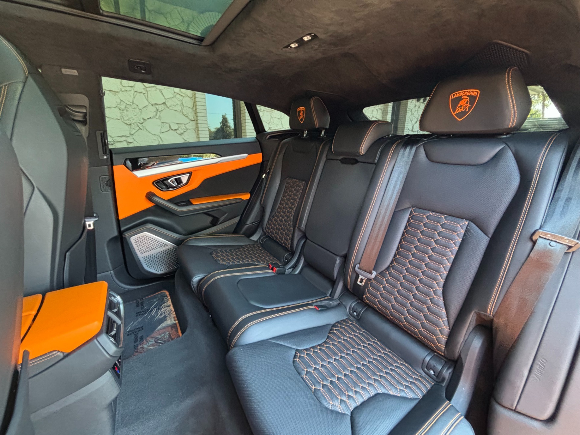 
								2021 Lamborghini Urus full									