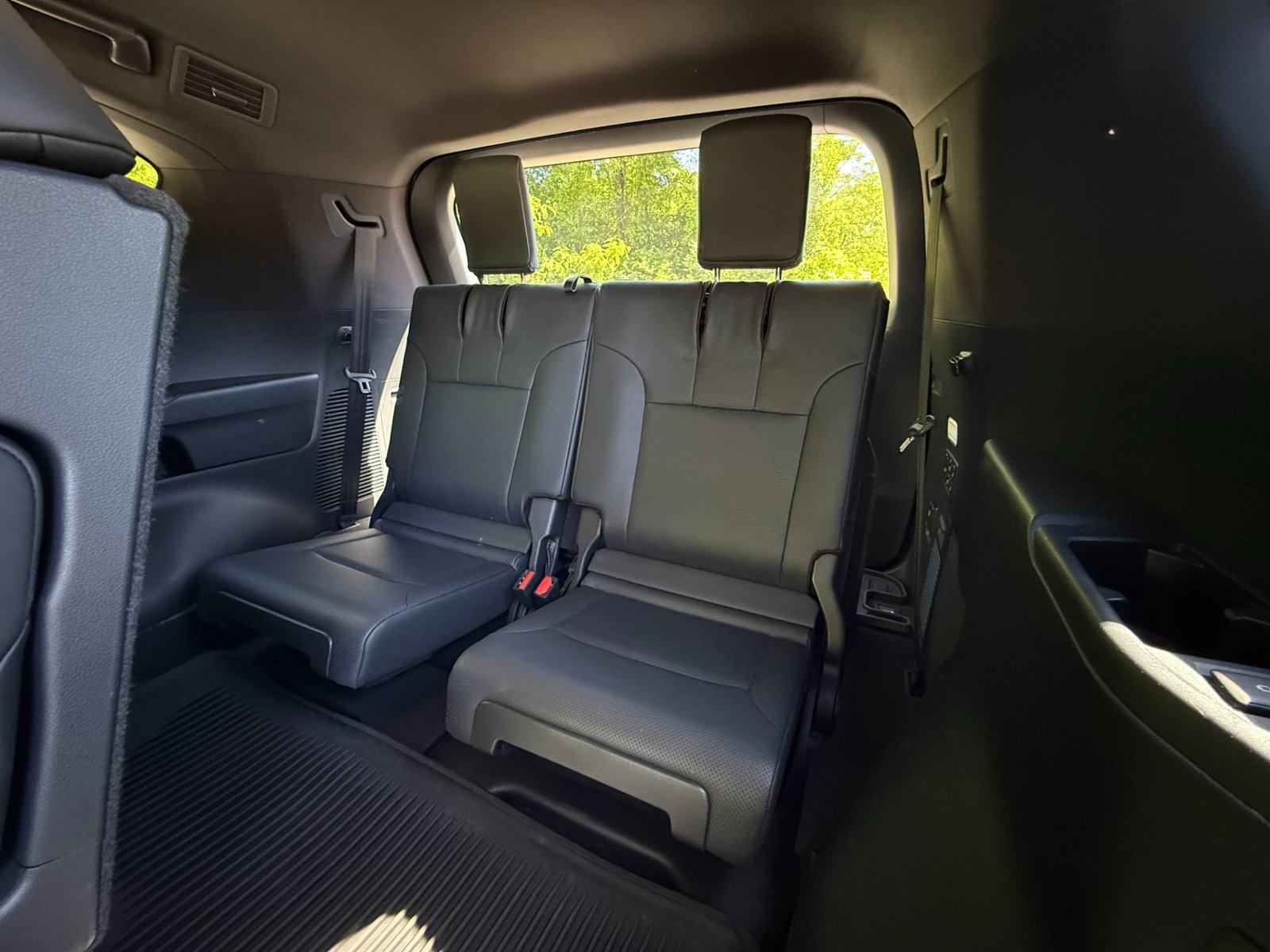 
								2023 Lexus LX 600 full									