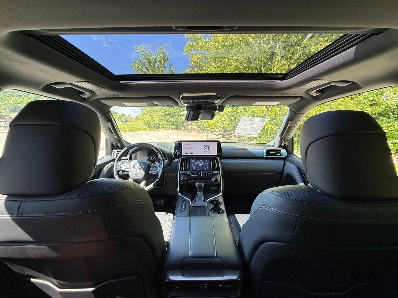 
								2023 Lexus LX 600 full									