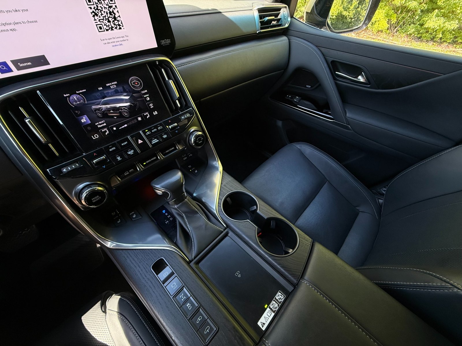 
								2023 Lexus LX 600 full									