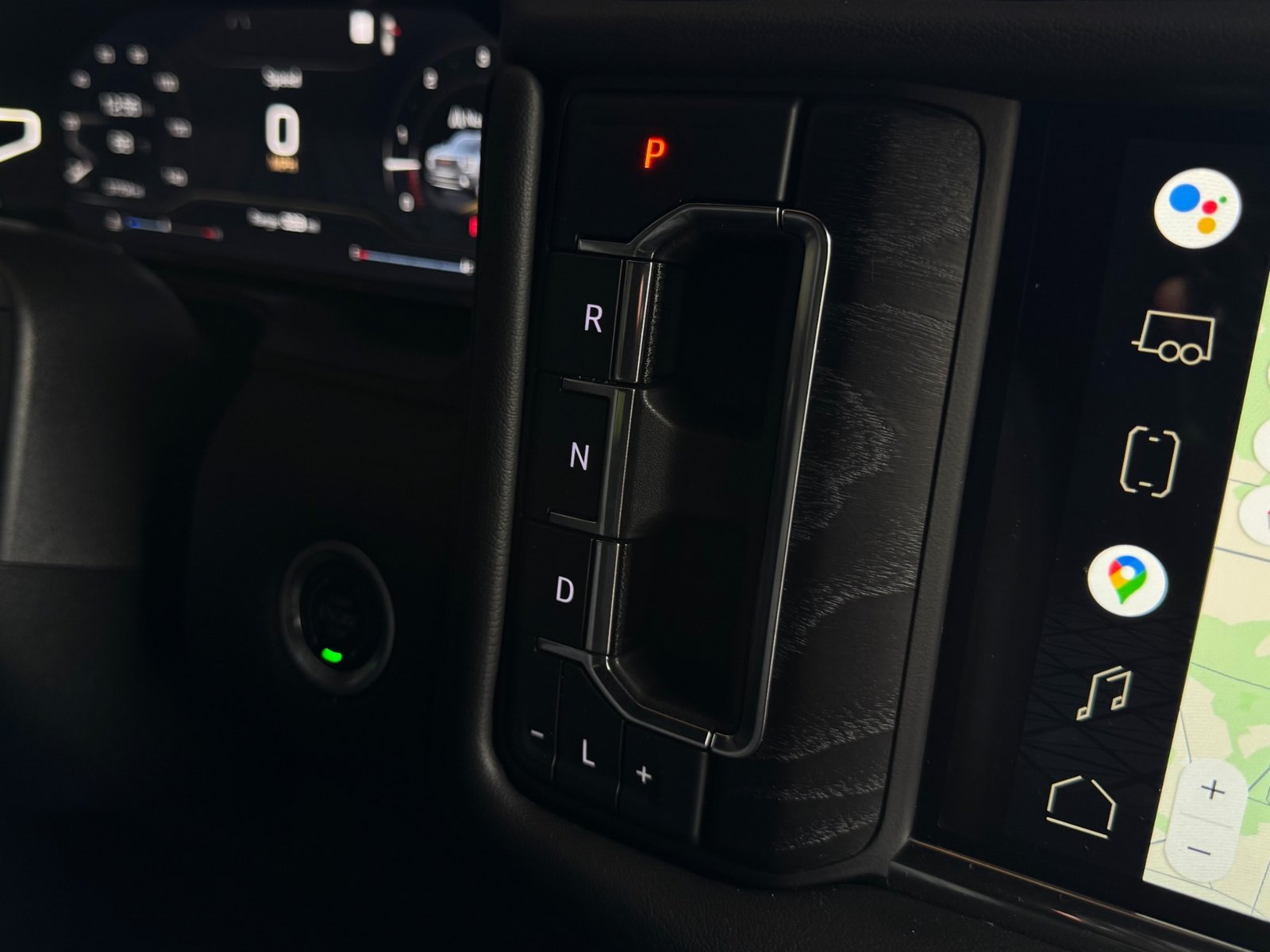 
								2022 GMC Yukon Denali full									