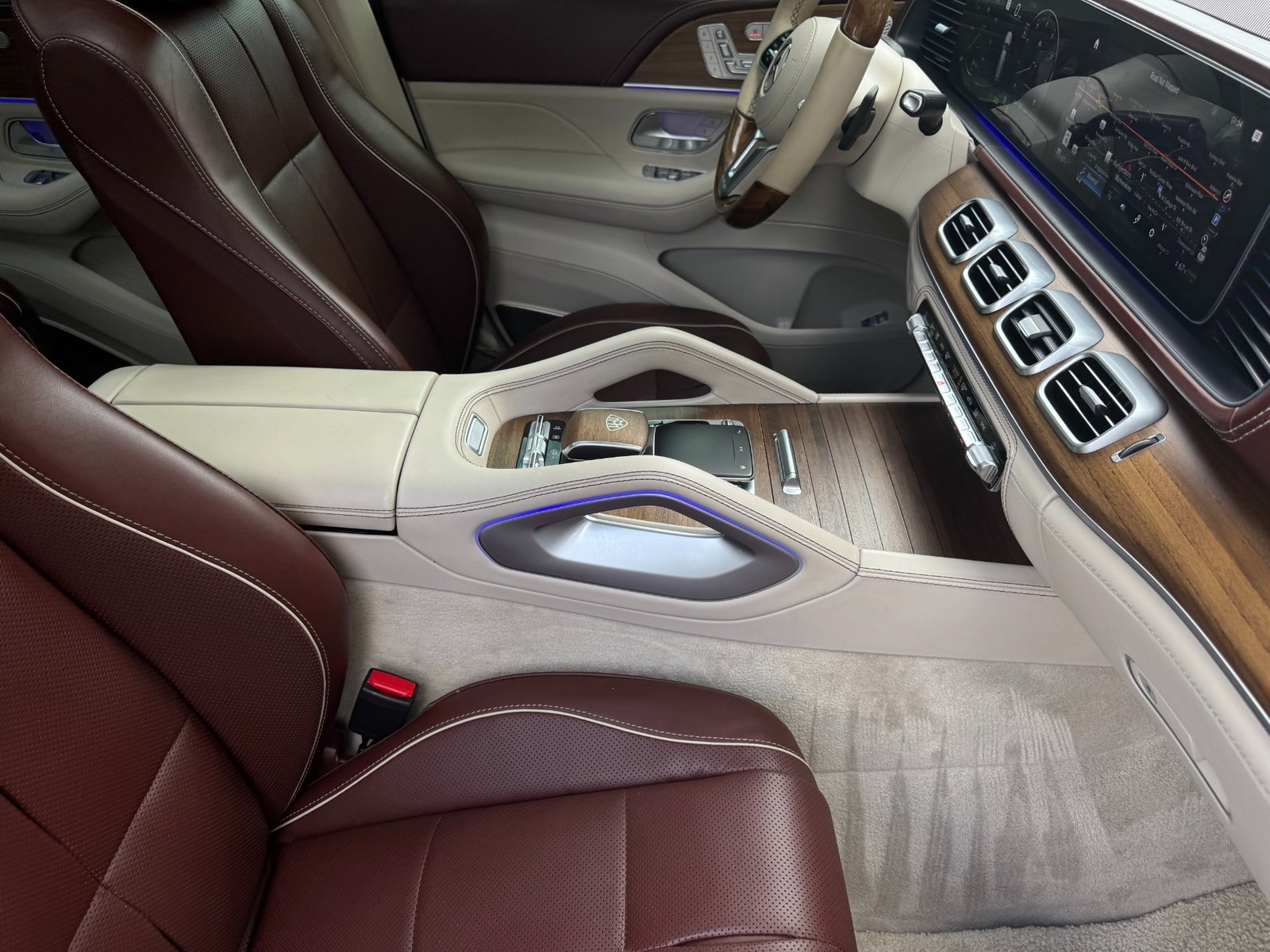 
								2023 Mercedes-Benz GLS 600 Maybach 4MATIC full									