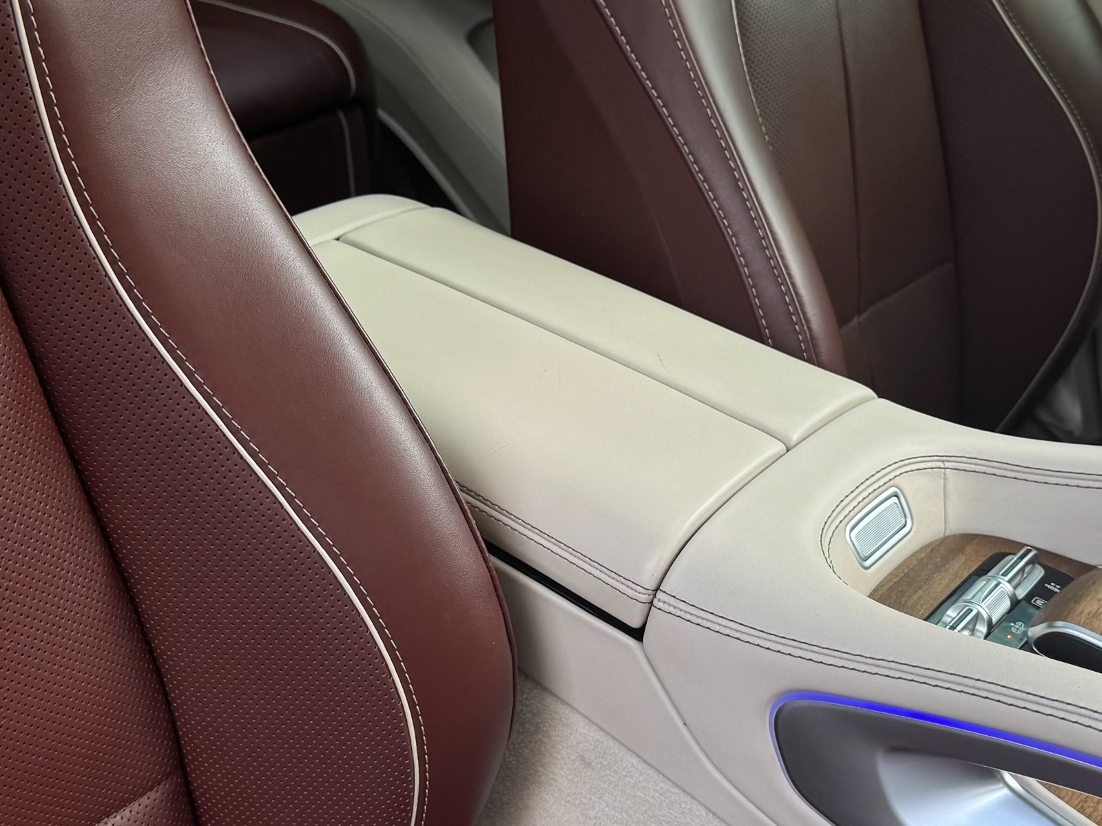 
								2023 Mercedes-Benz GLS 600 Maybach 4MATIC full									