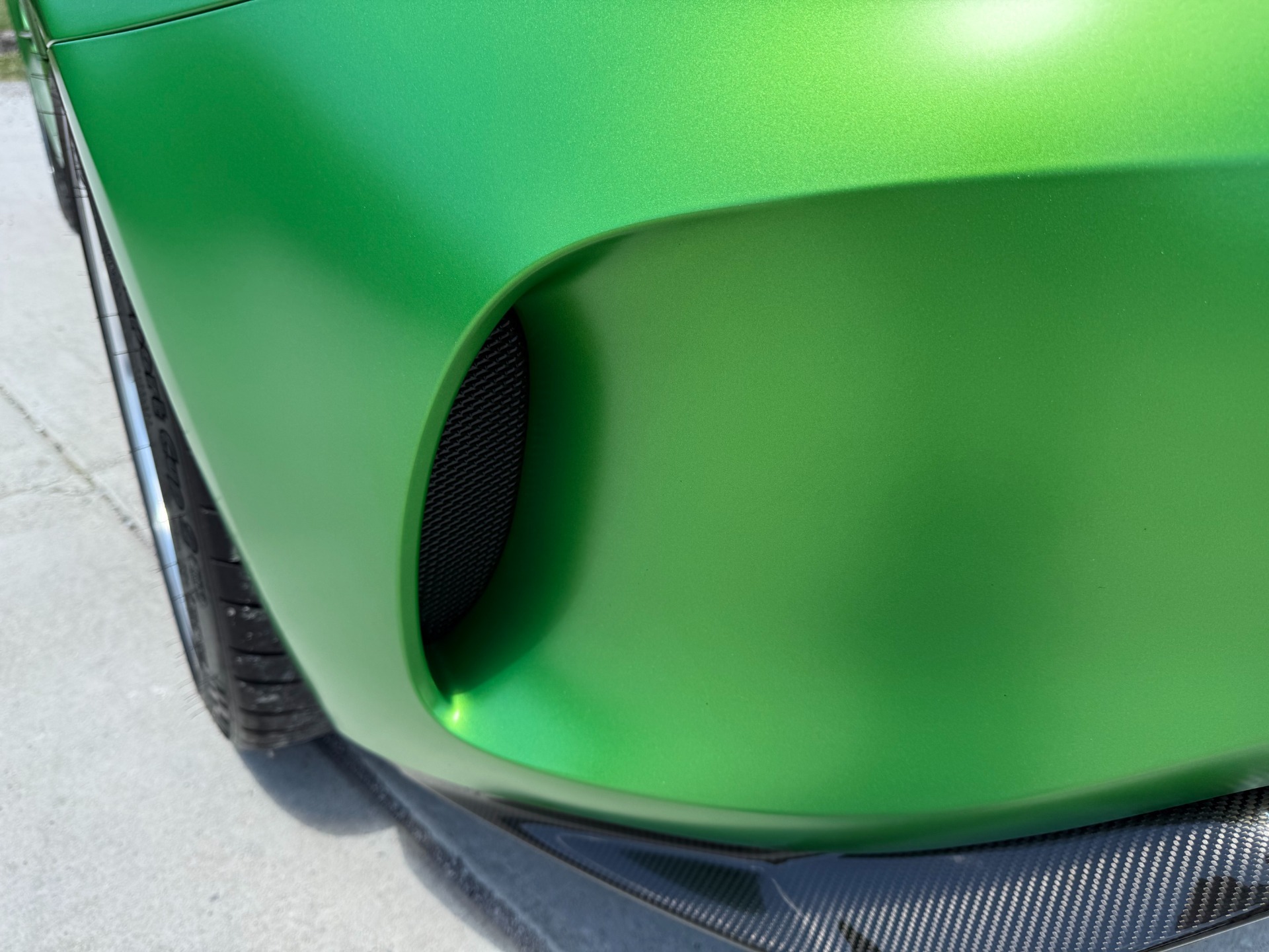 
								2018 Mercedes-Benz AMG GT R full									