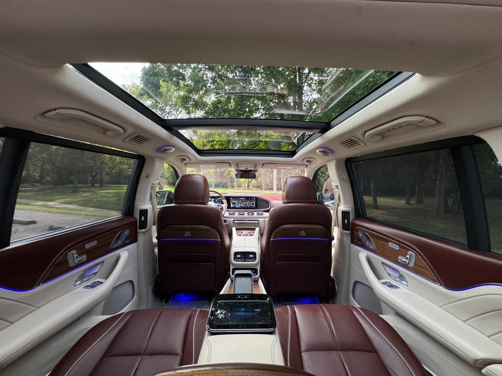
								2023 Mercedes-Benz GLS 600 Maybach 4MATIC full									