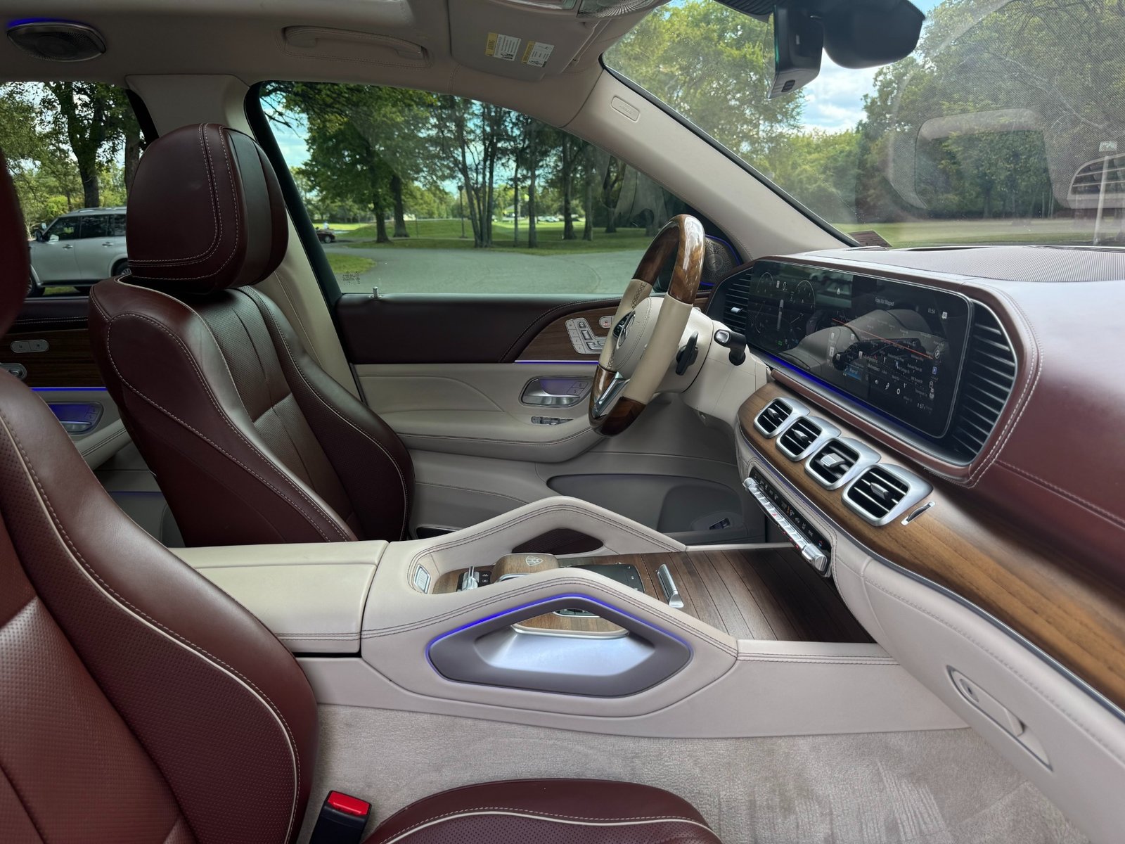 
								2023 Mercedes-Benz GLS 600 Maybach 4MATIC full									