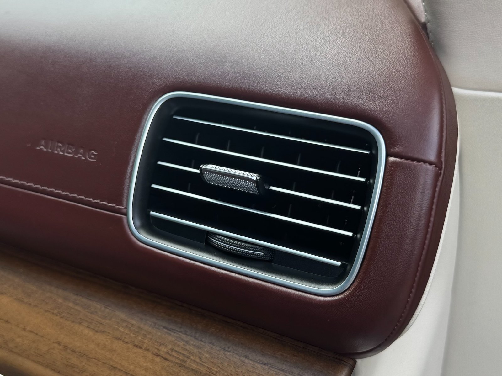 
								2023 Mercedes-Benz GLS 600 Maybach 4MATIC full									