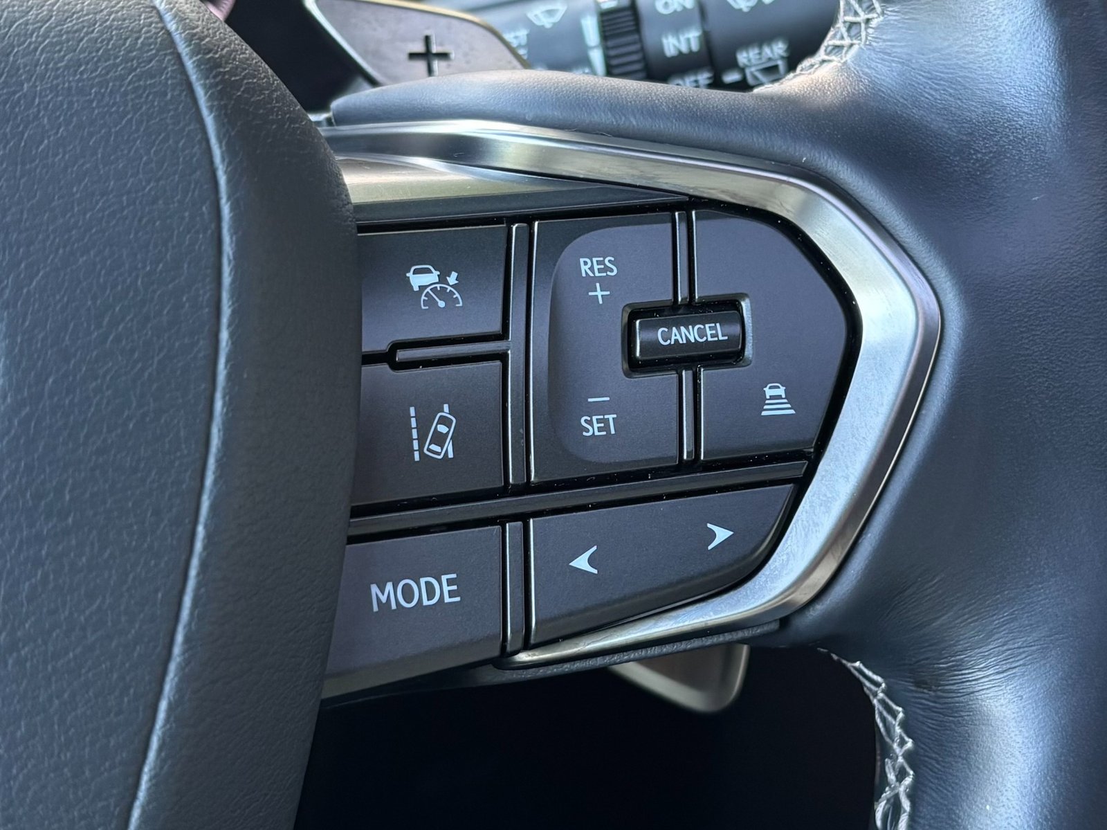 
								2022 Lexus LX 600 full									