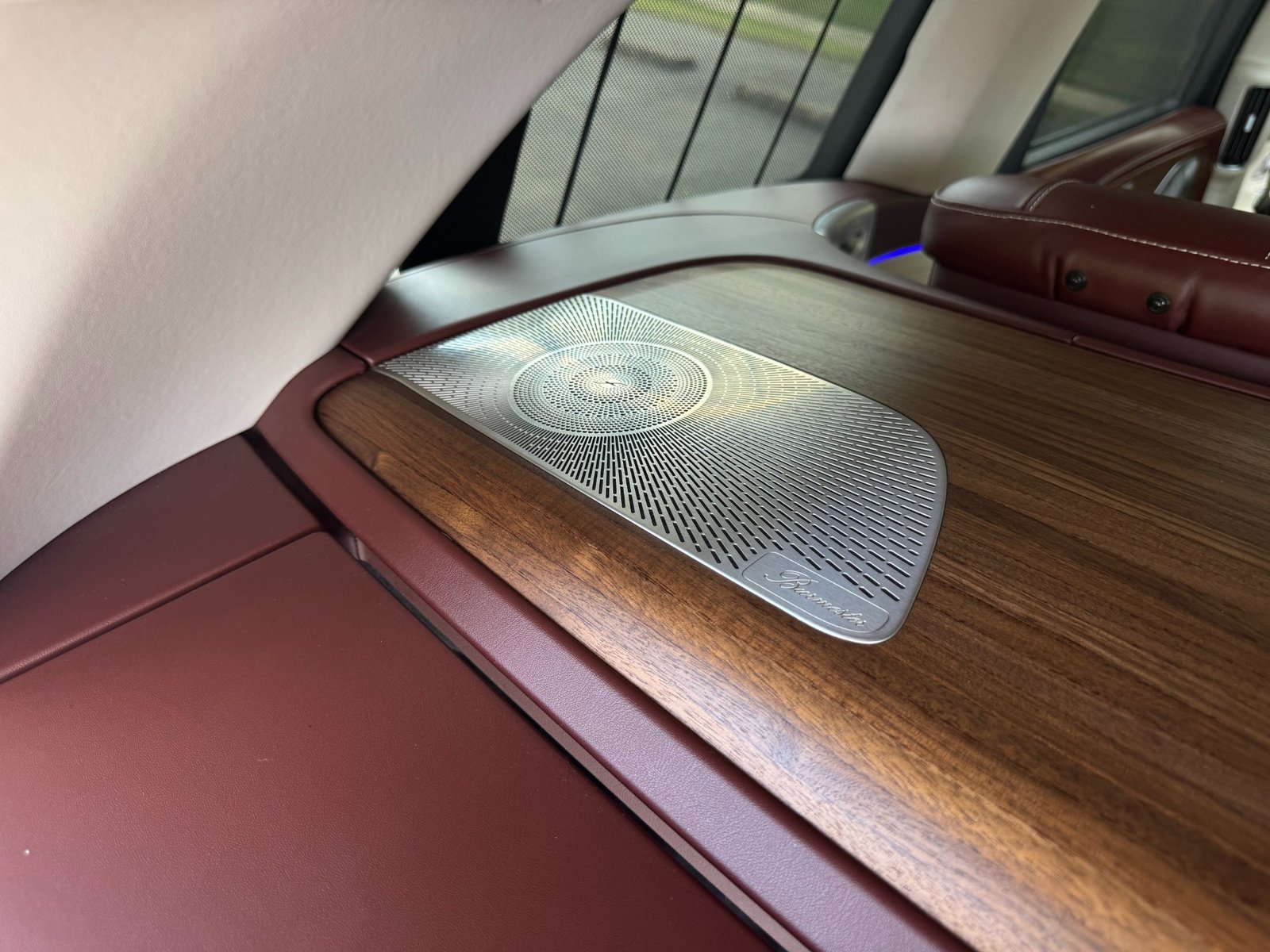 
								2023 Mercedes-Benz GLS 600 Maybach 4MATIC full									